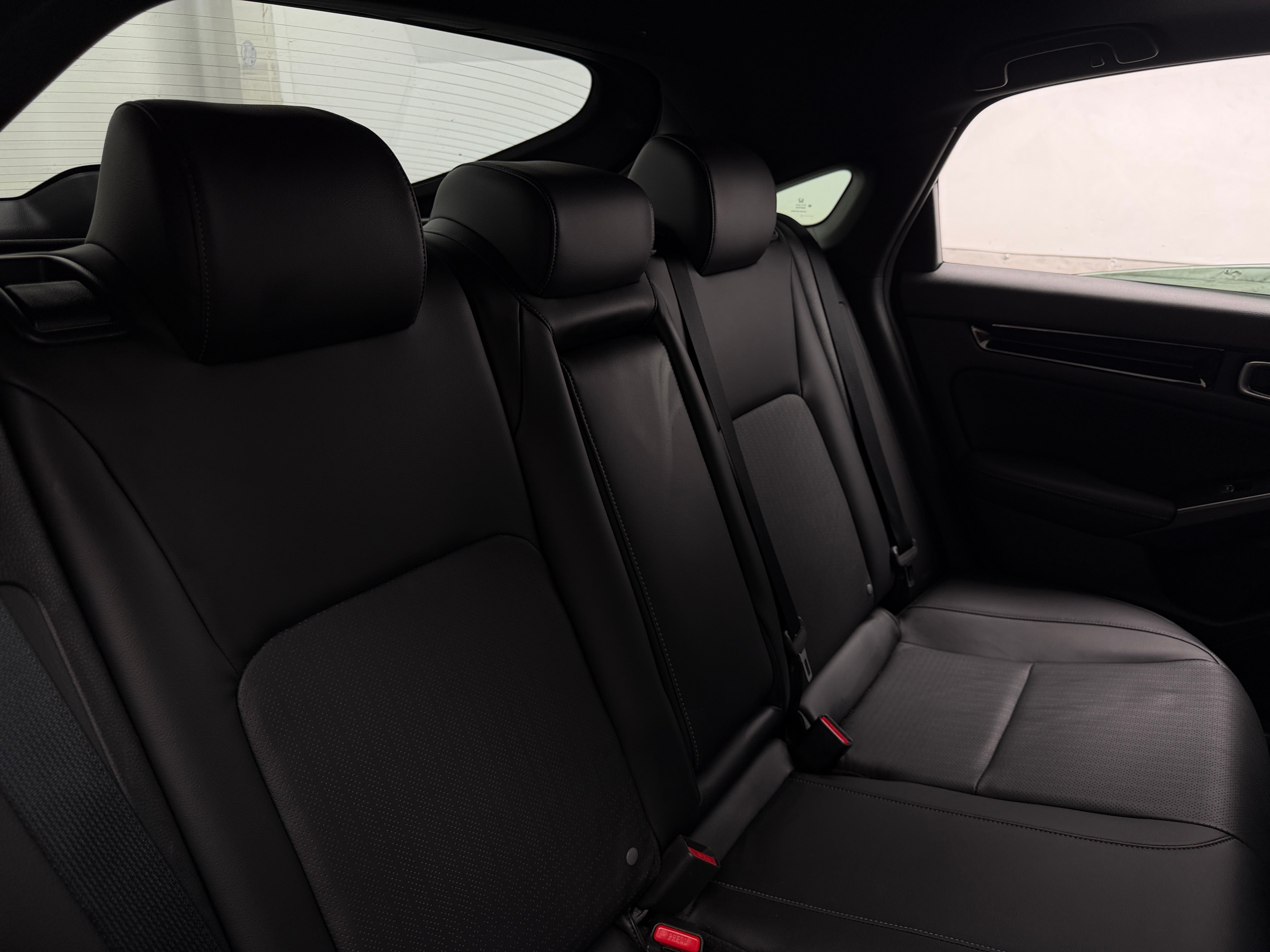 2022 Honda Civic Hatchback Sport Touring - Photo 3