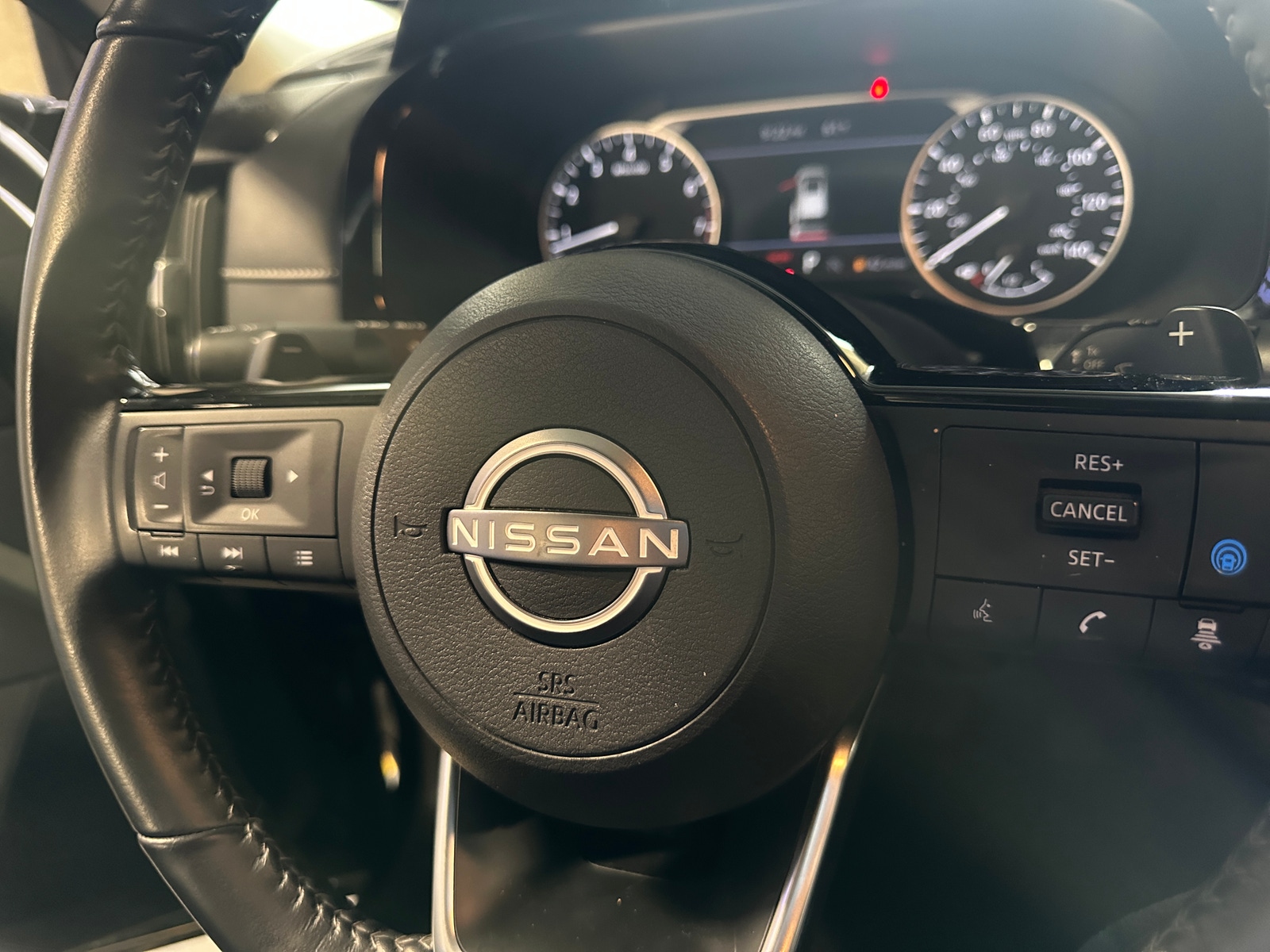 Thumbnail: 2023 Nissan Pathfinder - 5