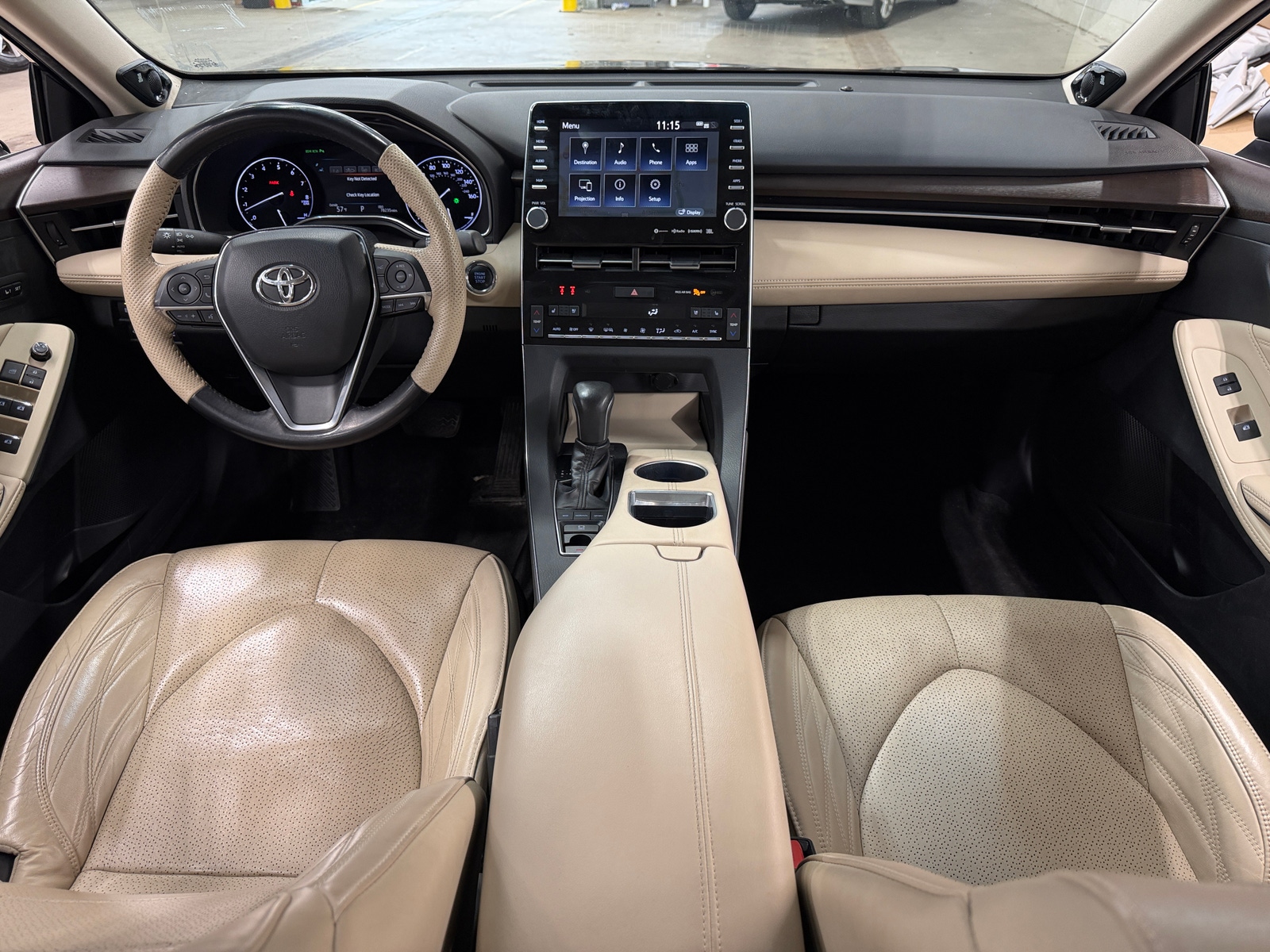 Thumbnail: 2019 Toyota Avalon - 3