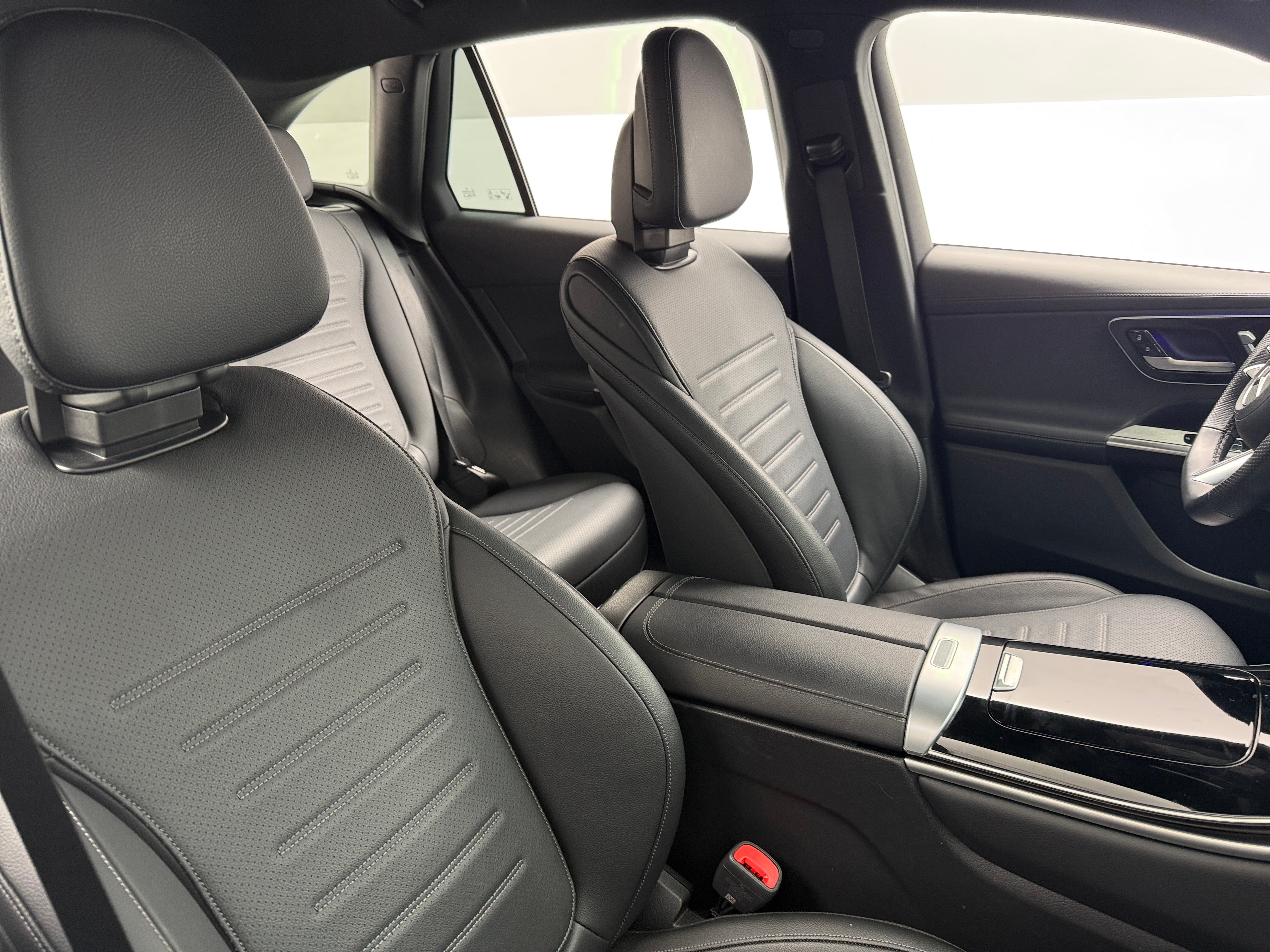 2025 Mercedes-Benz GLC