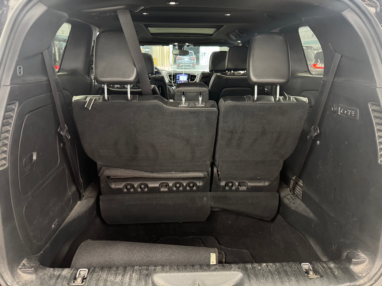 Thumbnail: 2018 Chrysler Pacifica - 6