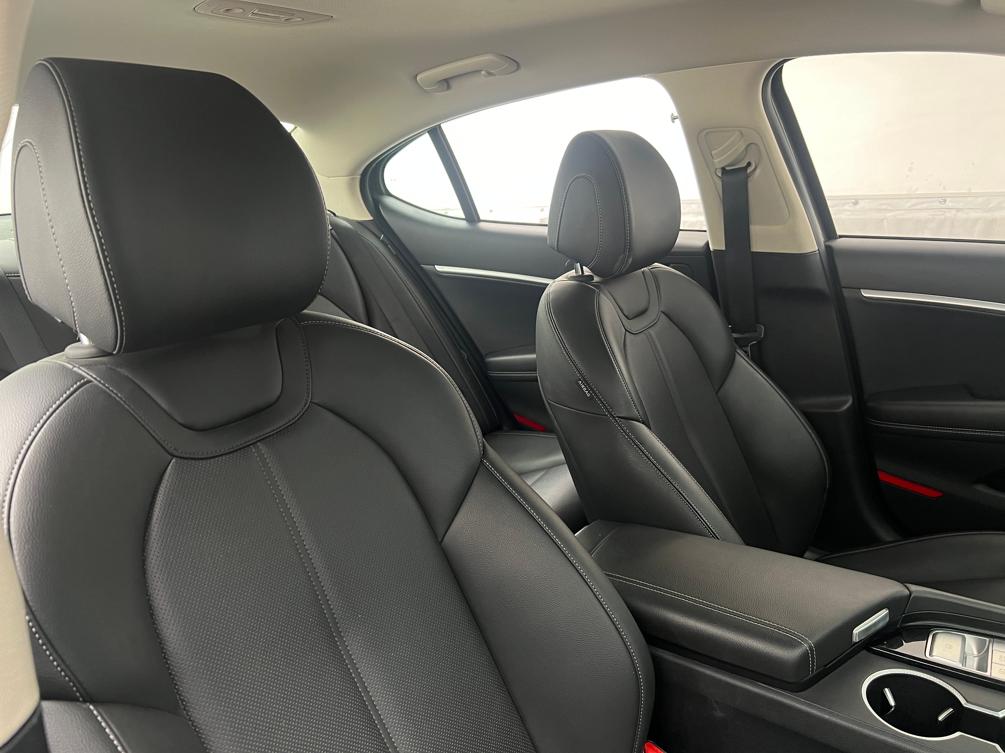 2025 GENESIS G70