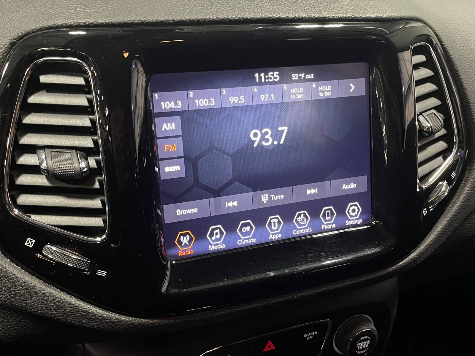 Thumbnail: 2020 Jeep Compass - 3