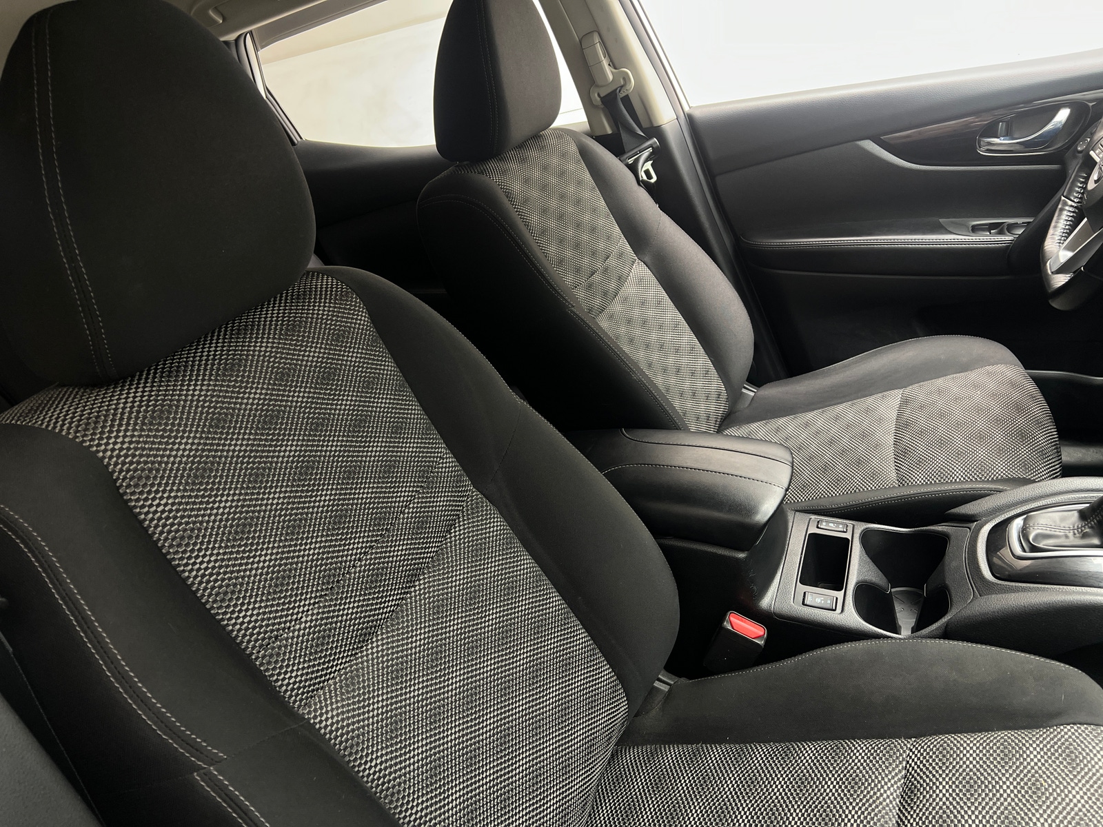 Thumbnail: 2020 Nissan Rogue Sport - 2