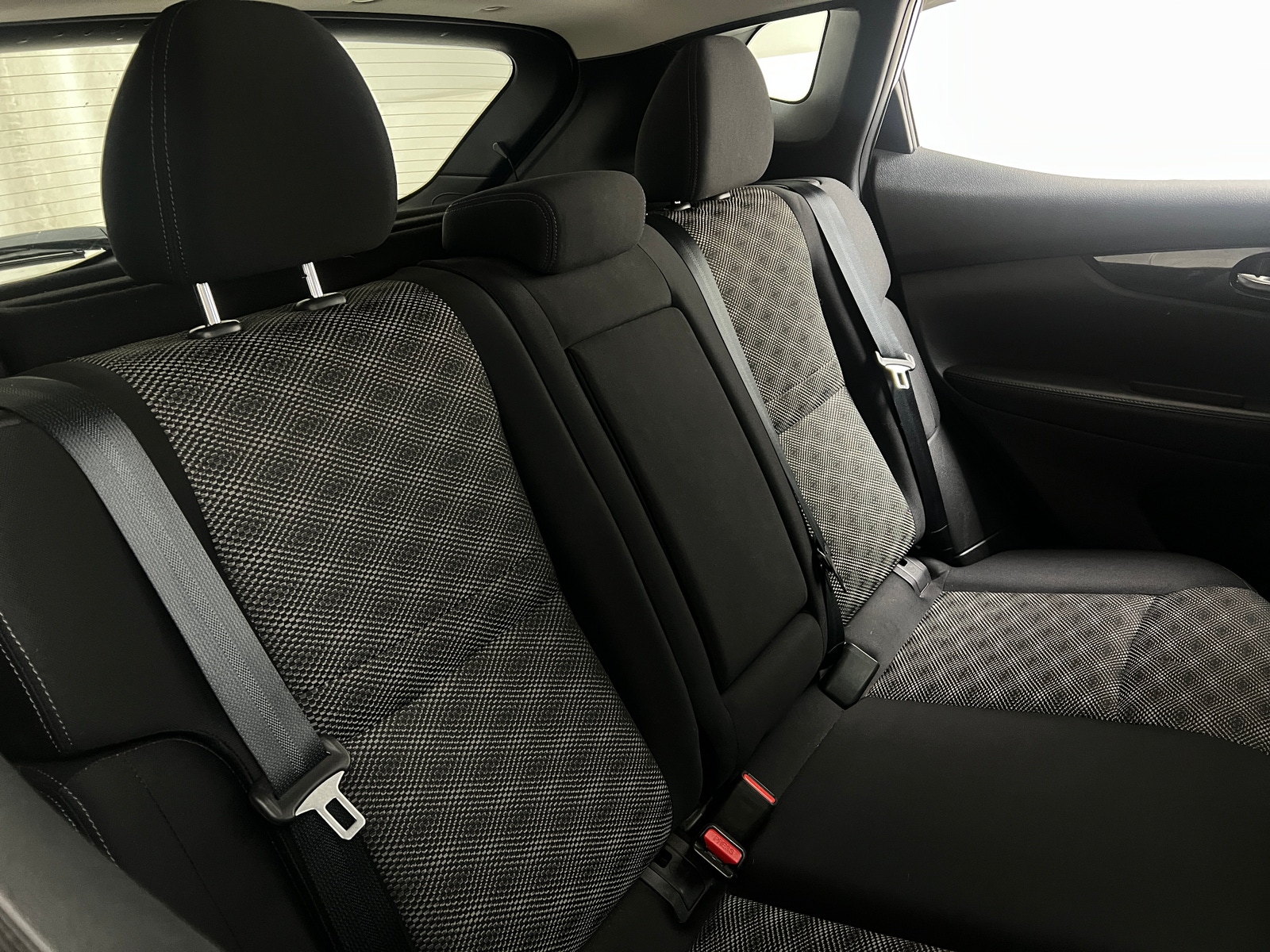 Thumbnail: 2020 Nissan Rogue Sport - 6