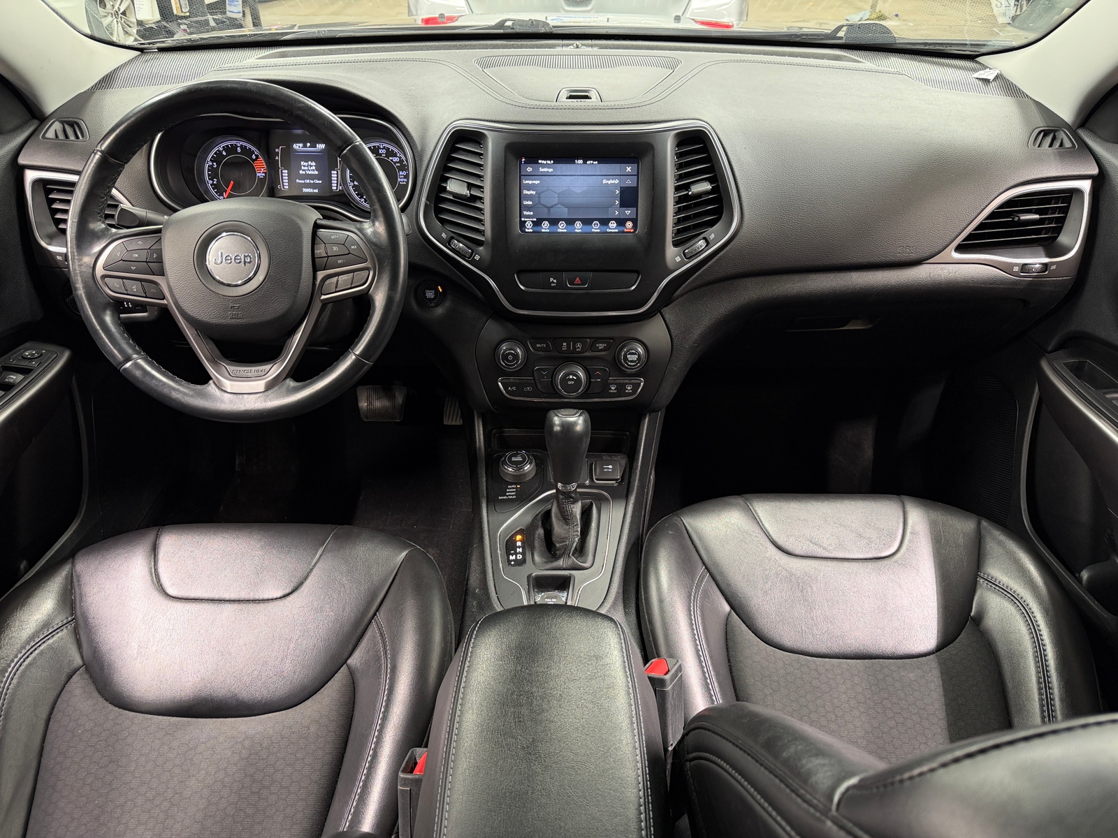 Thumbnail: 2019 Jeep Cherokee - 3