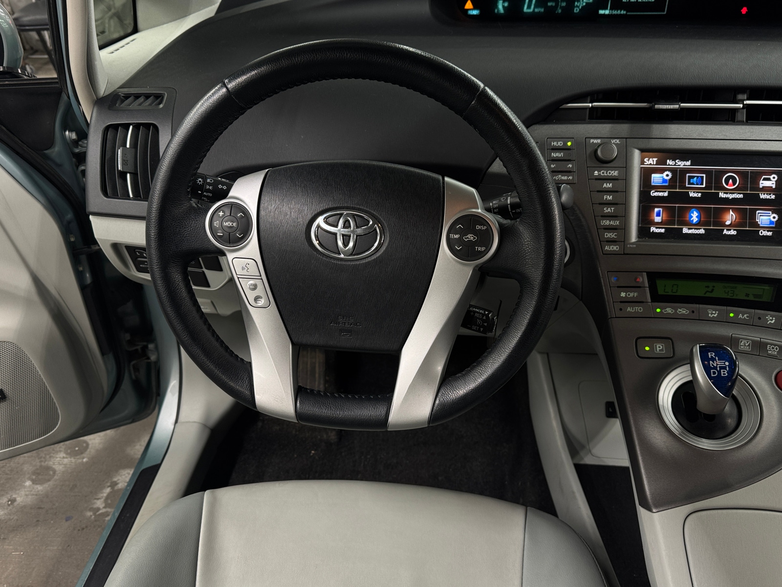 Thumbnail: 2014 Toyota Prius - 5