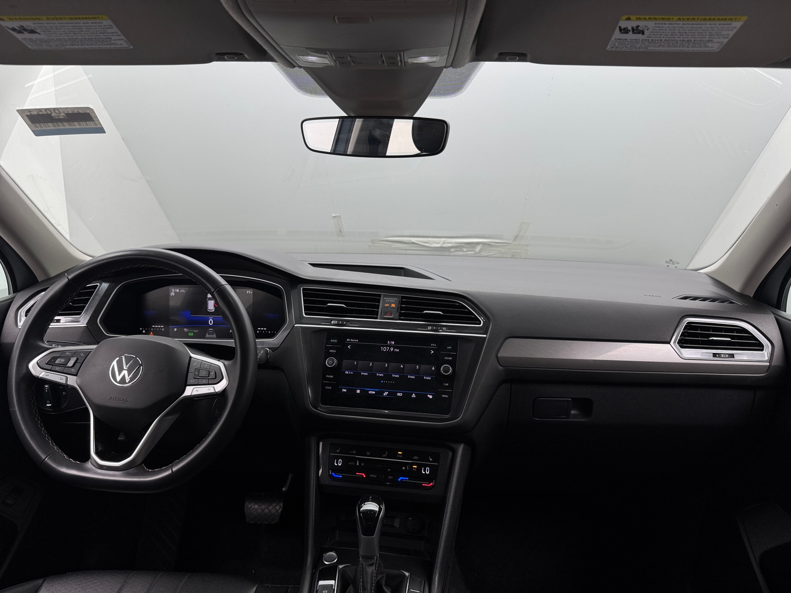 Thumbnail: 2024 Volkswagen Tiguan - 3
