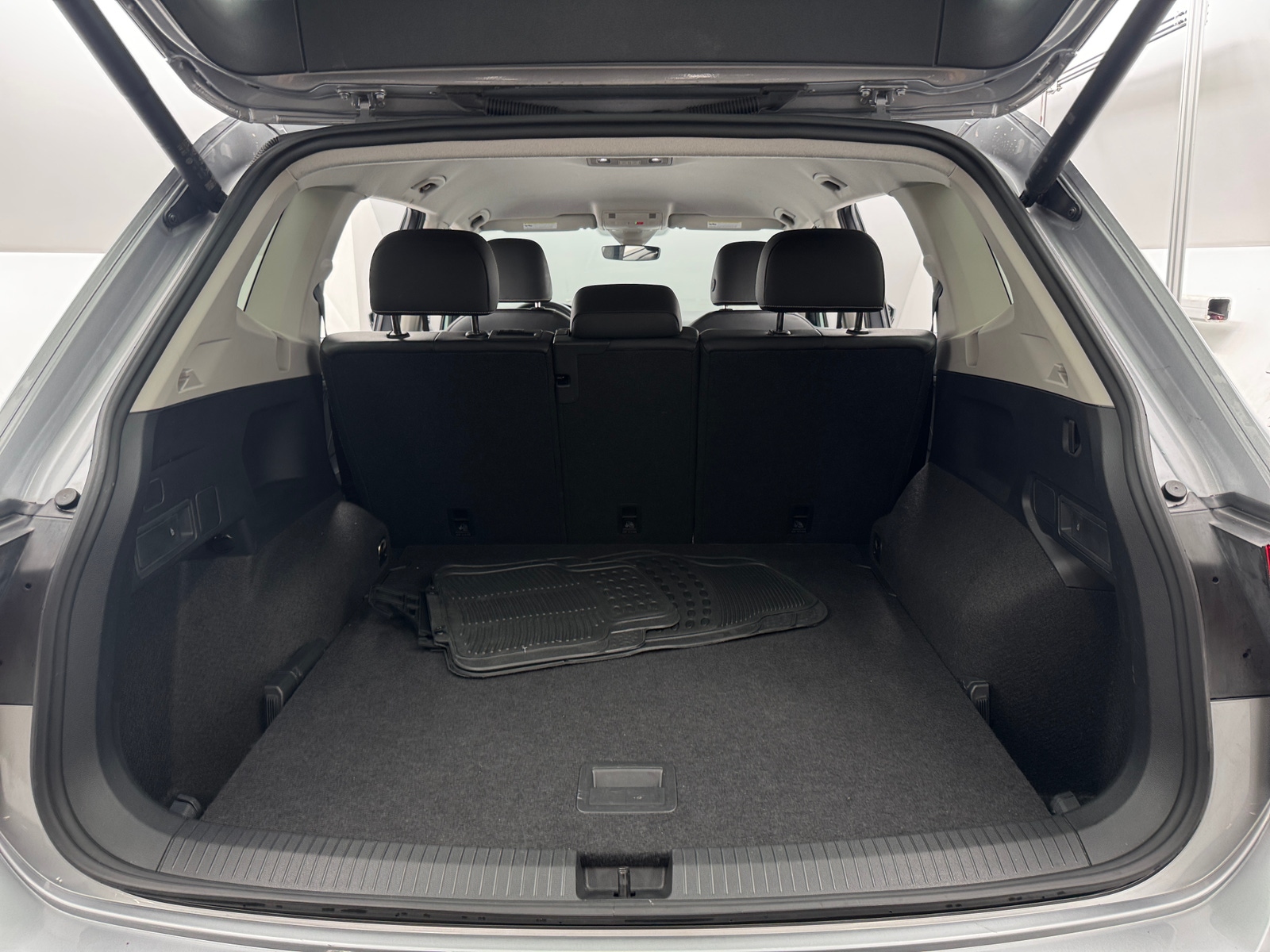 Thumbnail: 2024 Volkswagen Tiguan - 7