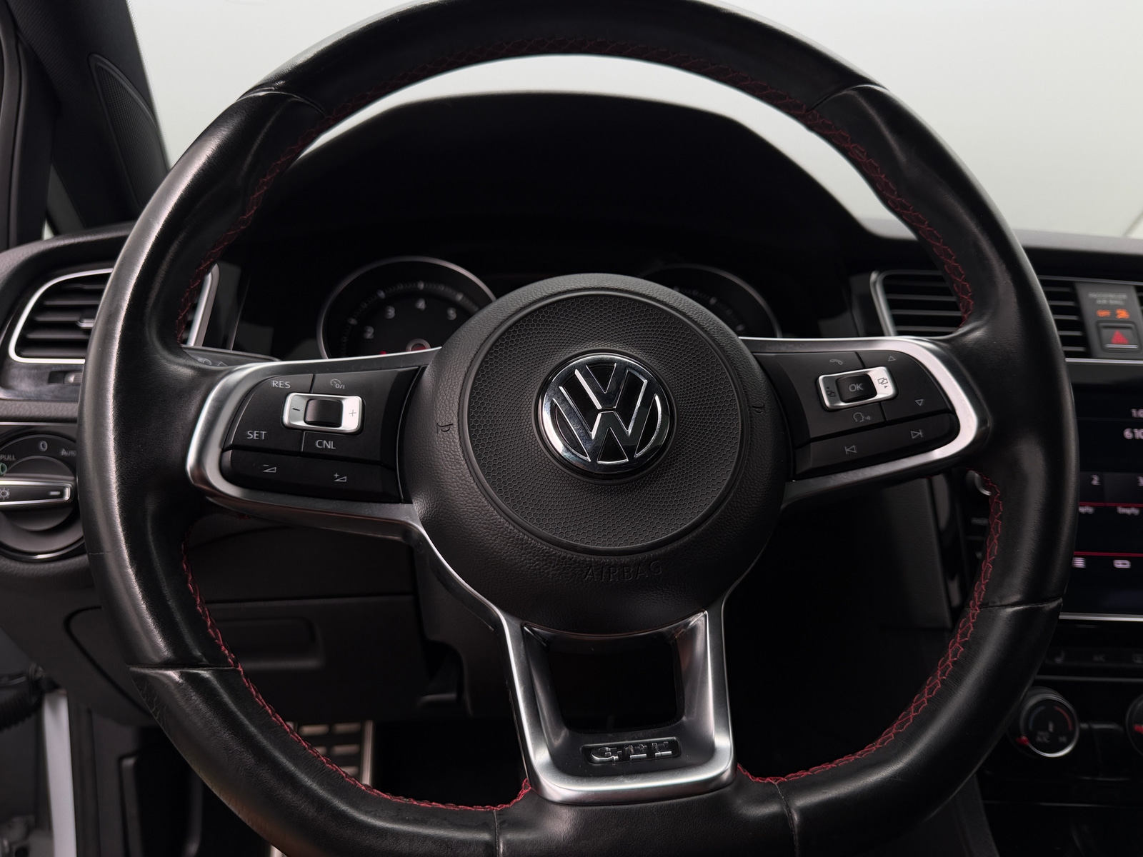 Thumbnail: 2018 Volkswagen Golf - 5
