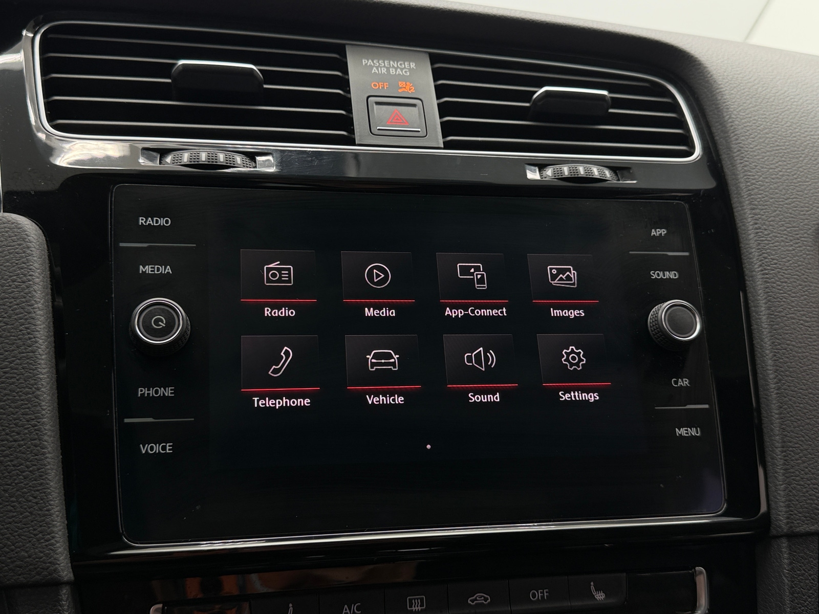 Thumbnail: 2018 Volkswagen Golf - 4