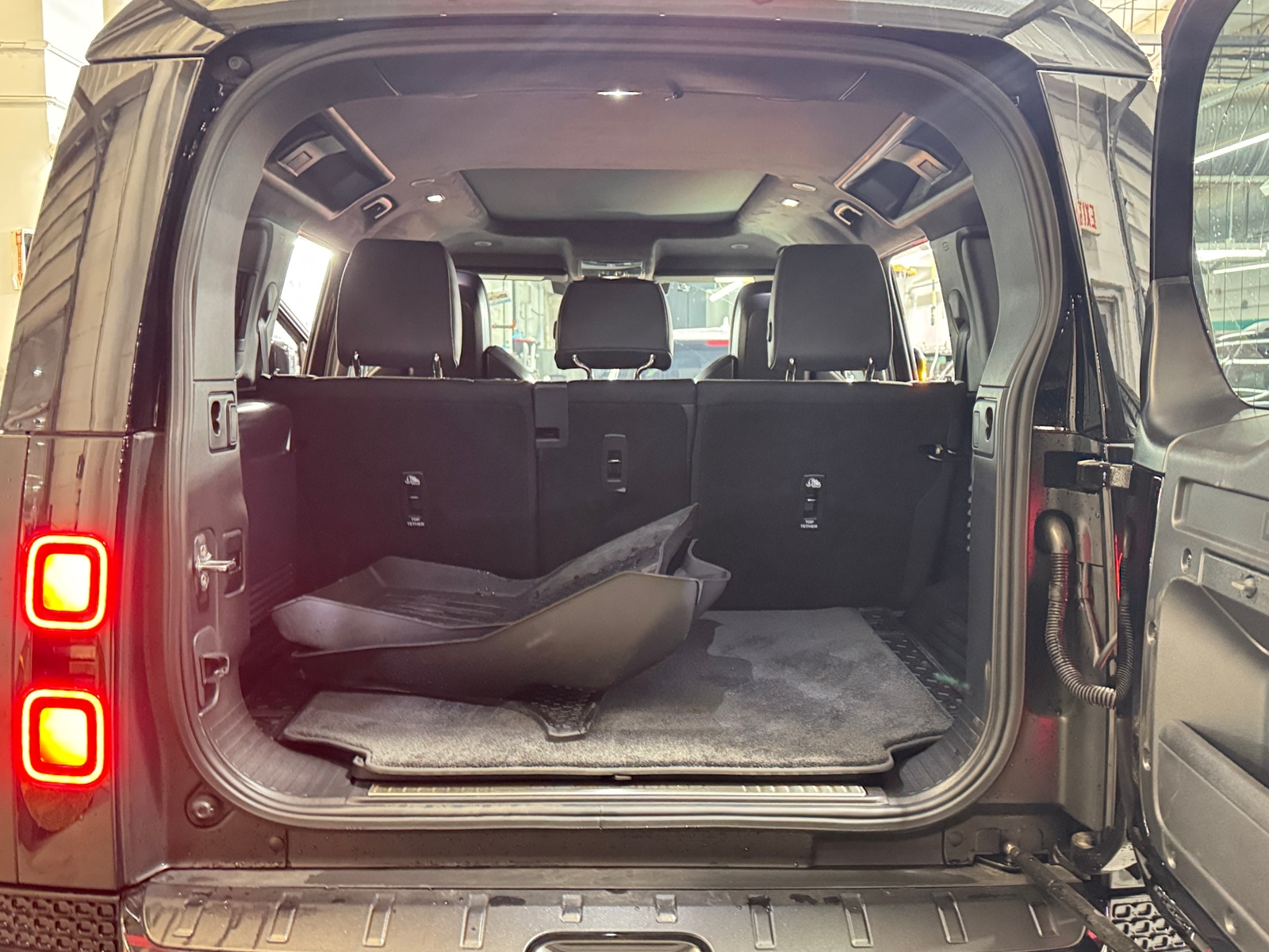 Thumbnail: 2026 Land Rover Defender - 7