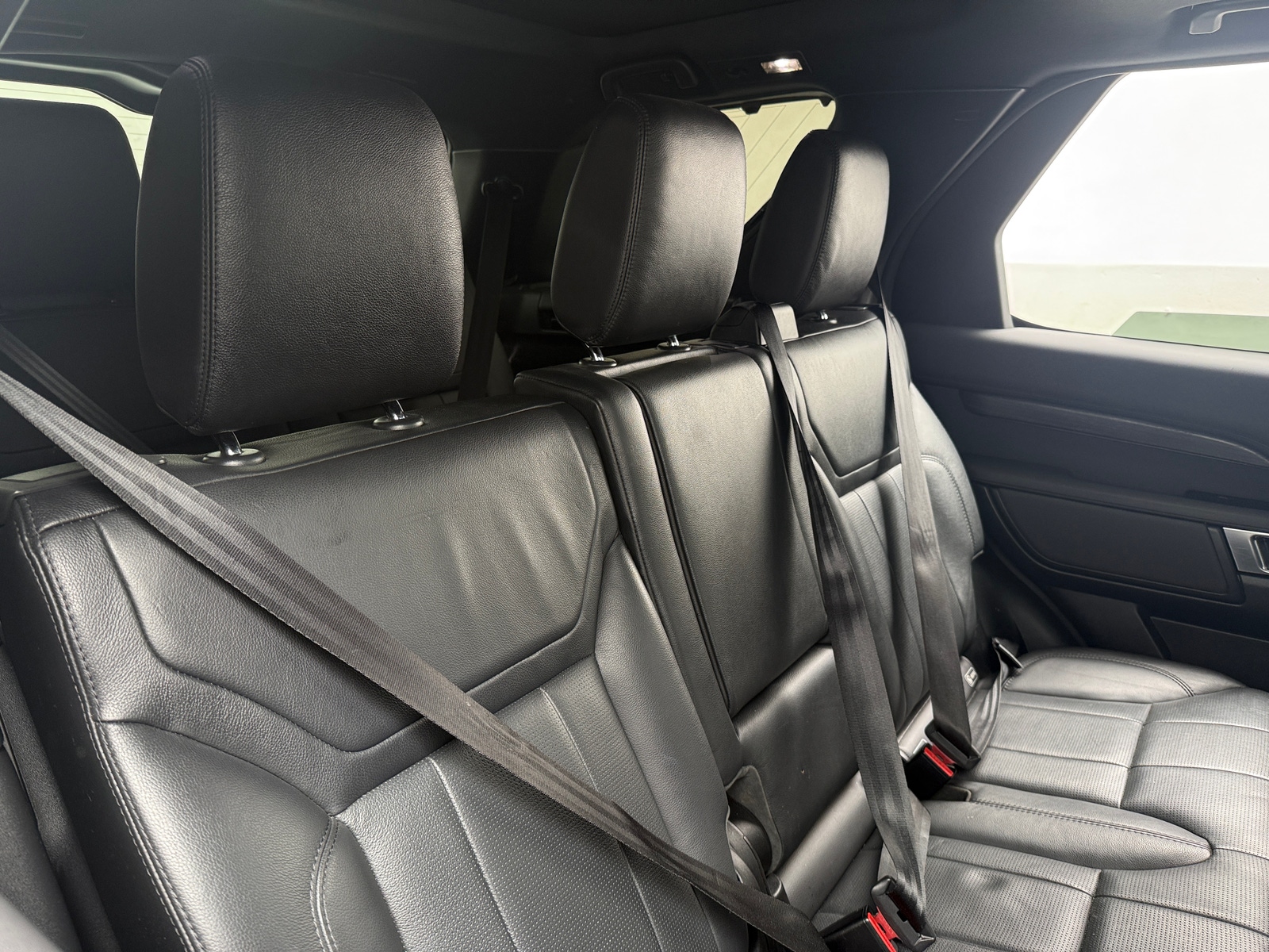Thumbnail: 2019 Land Rover Discovery - 6