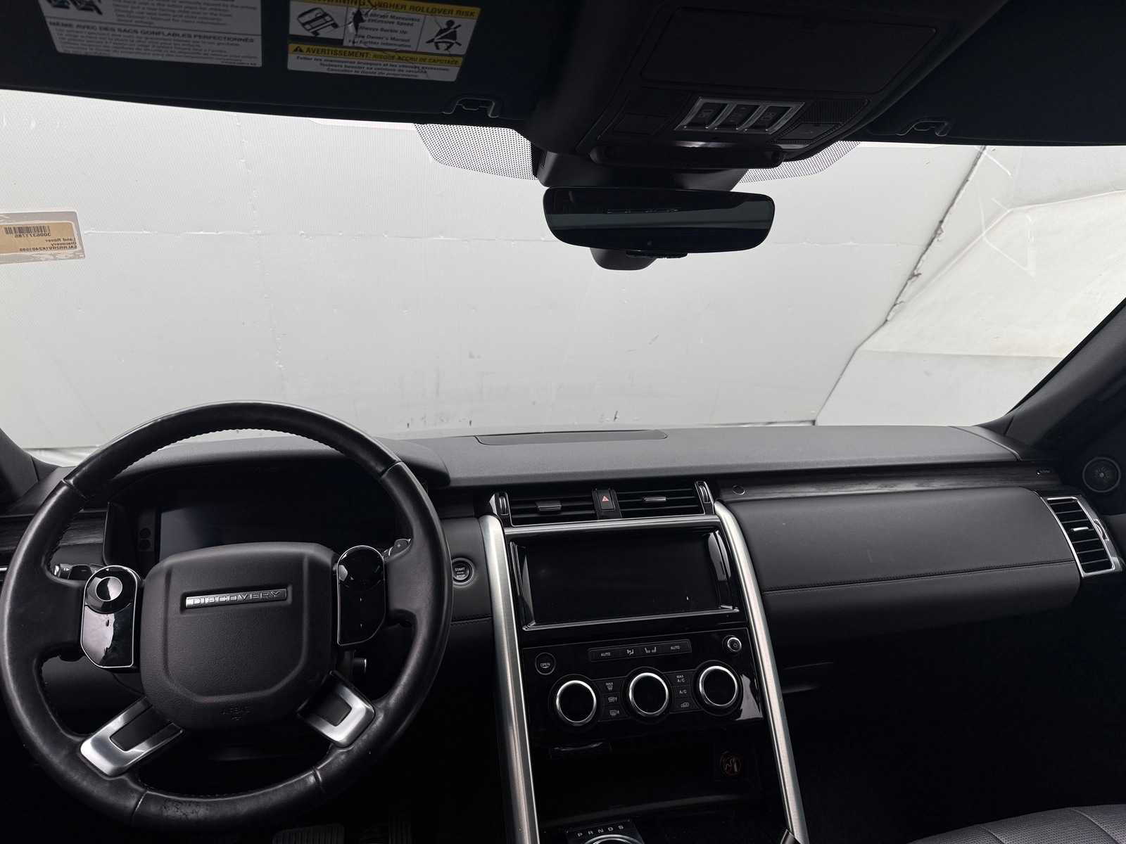 Thumbnail: 2019 Land Rover Discovery - 3