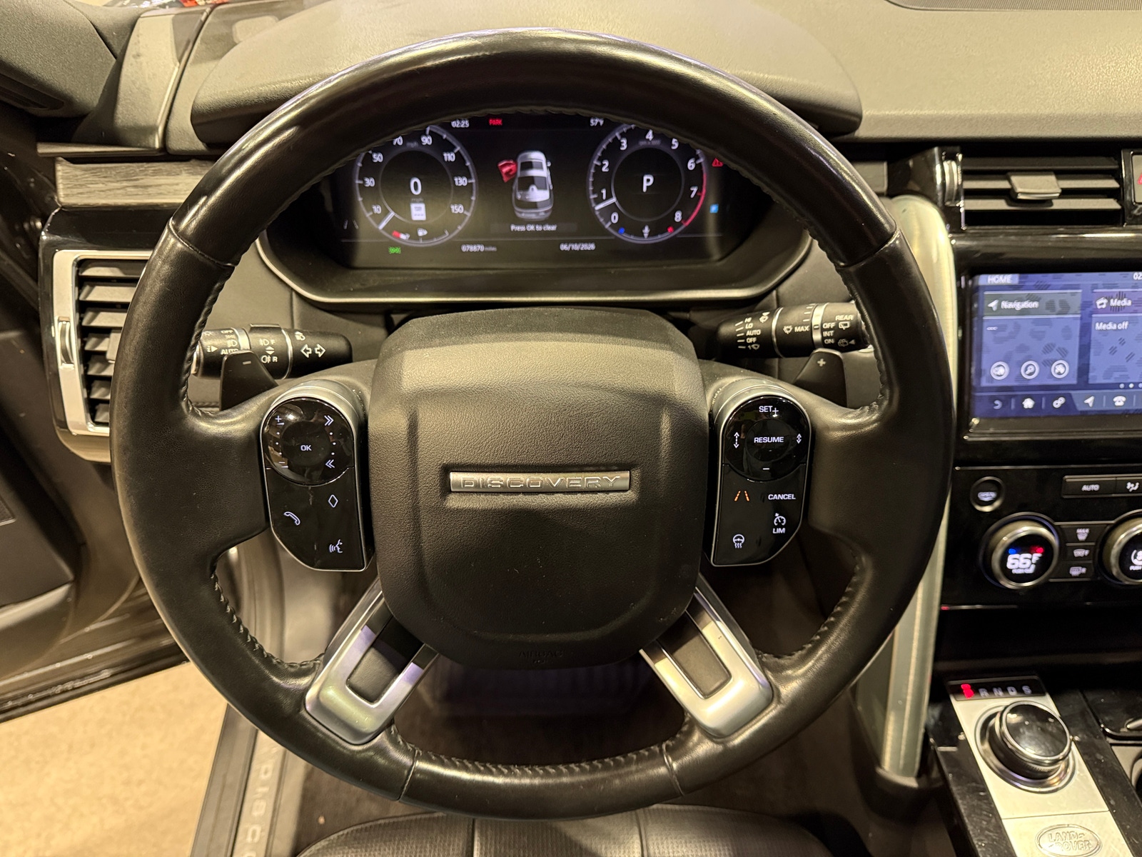 Thumbnail: 2019 Land Rover Discovery - 5