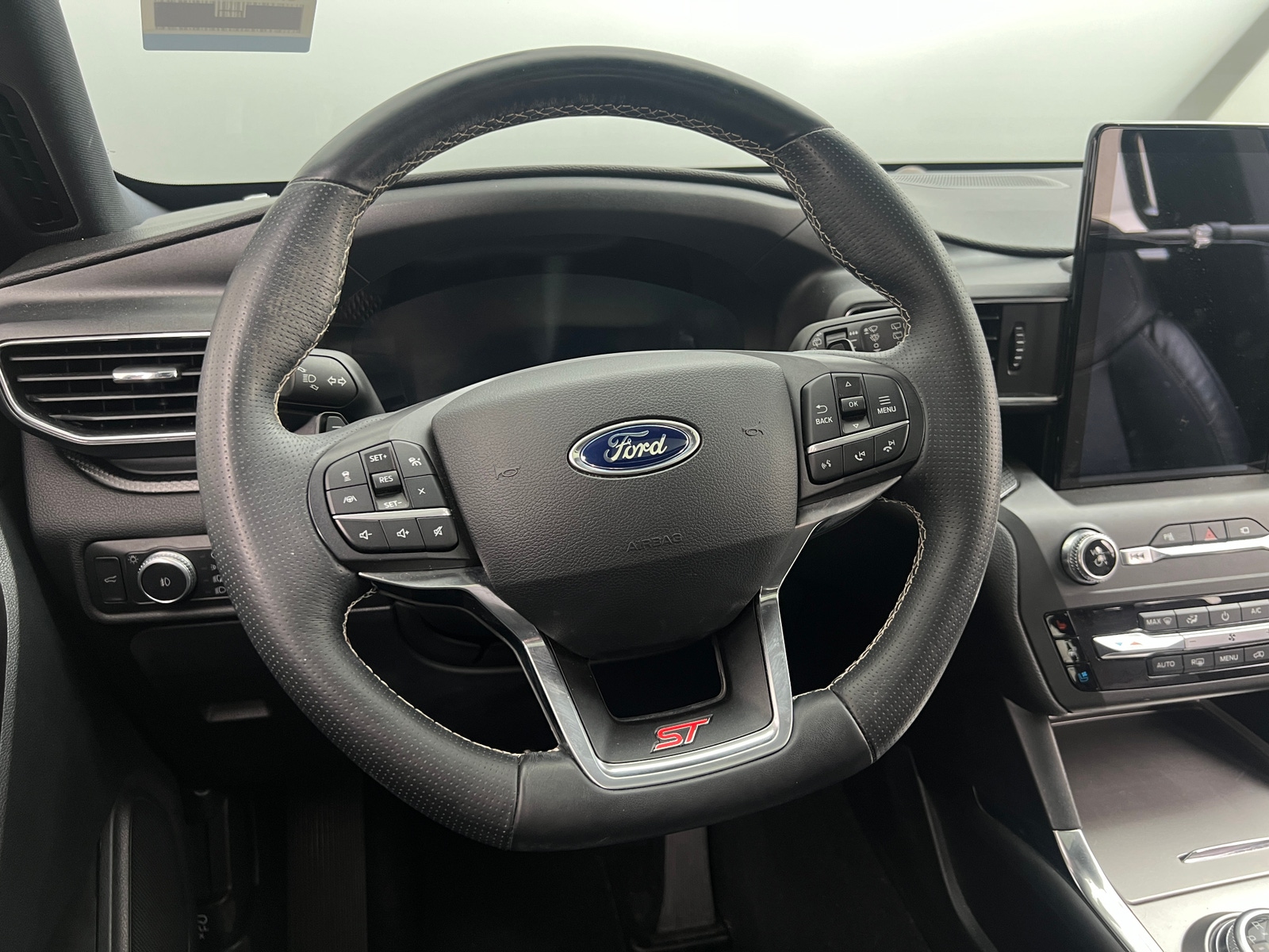 Thumbnail: 2020 Ford Explorer - 4