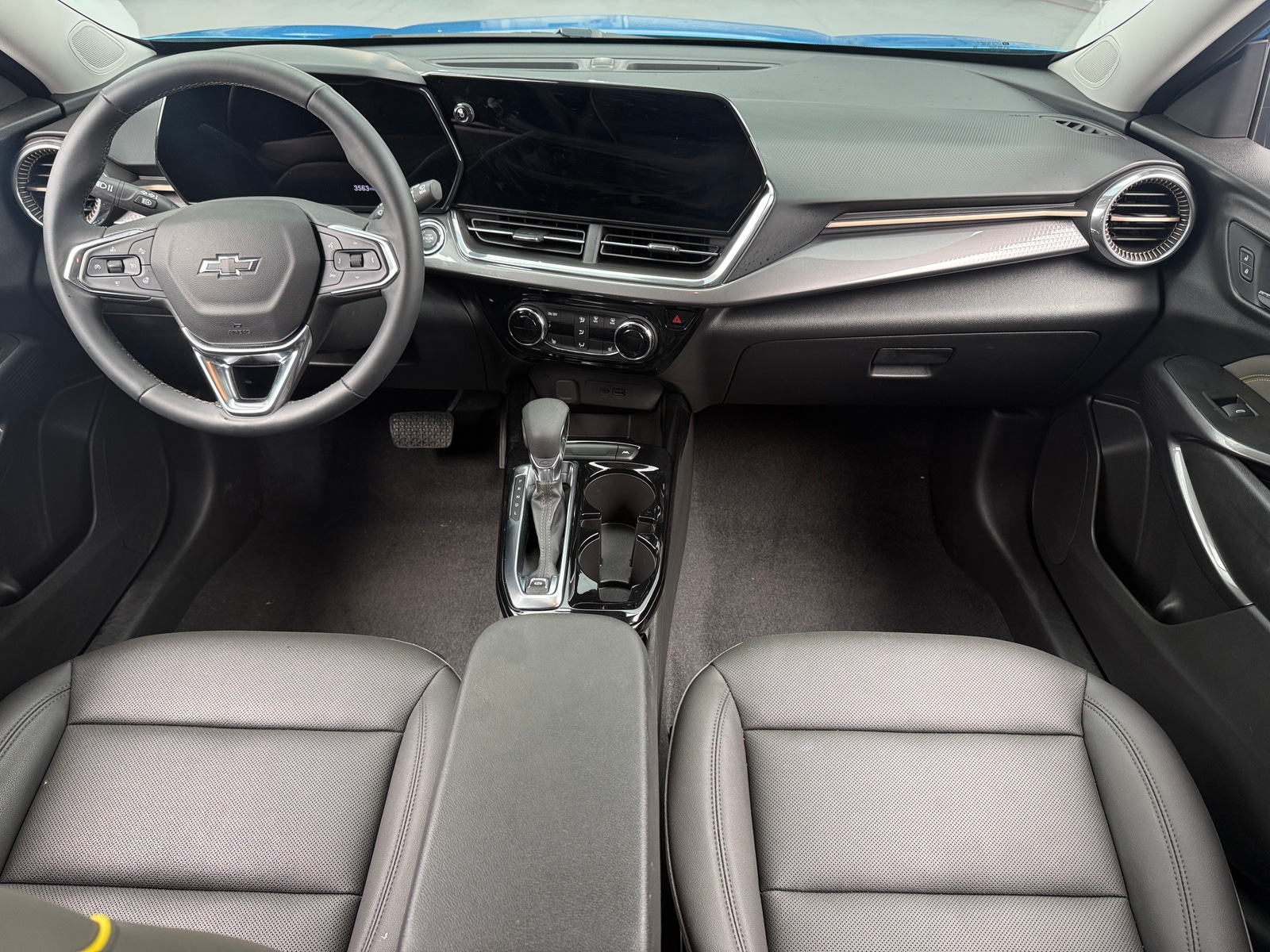 Thumbnail: 2025 Chevrolet Trax - 2
