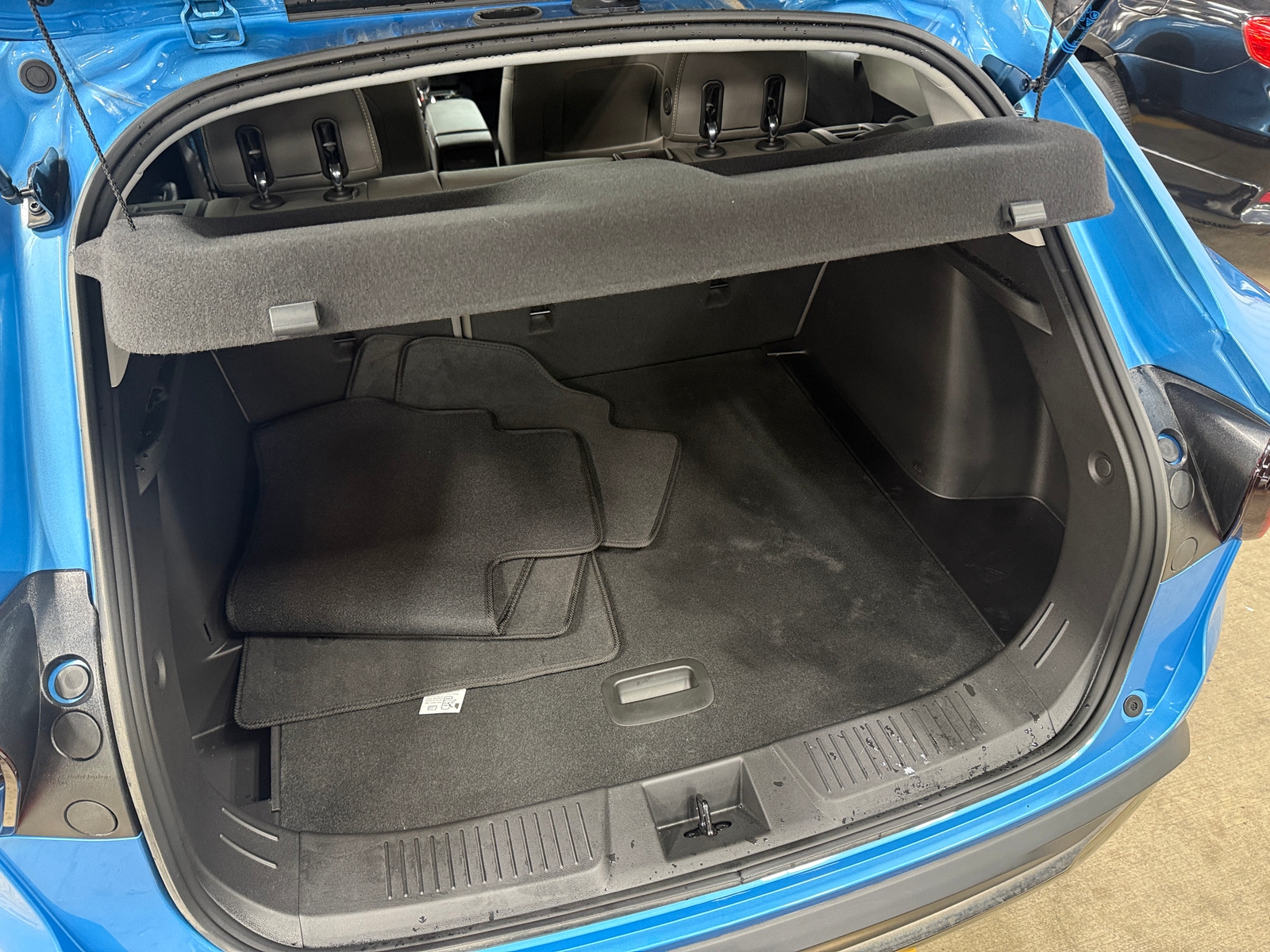 Thumbnail: 2025 Chevrolet Trax - 6