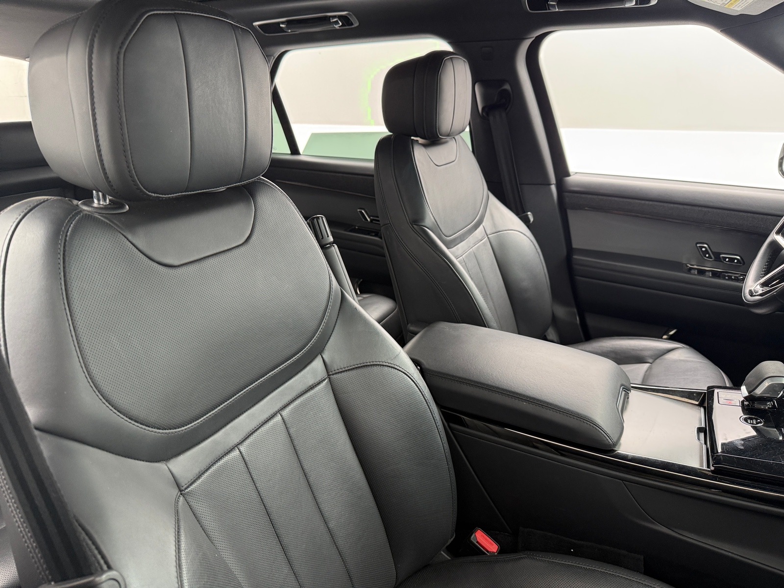 Thumbnail: 2024 Land Rover Range Rover Sport - 2