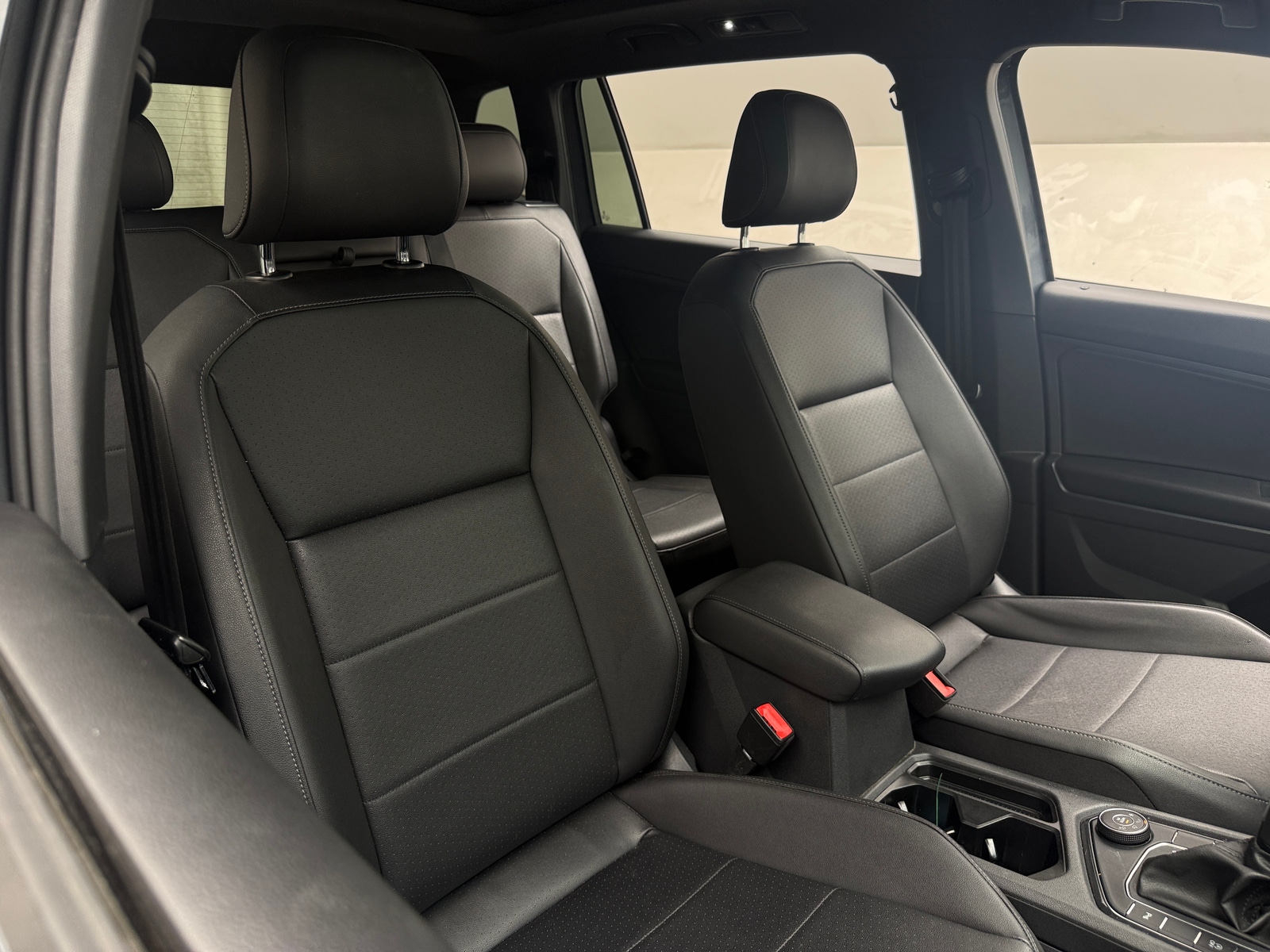 Thumbnail: 2020 Volkswagen Tiguan - 2
