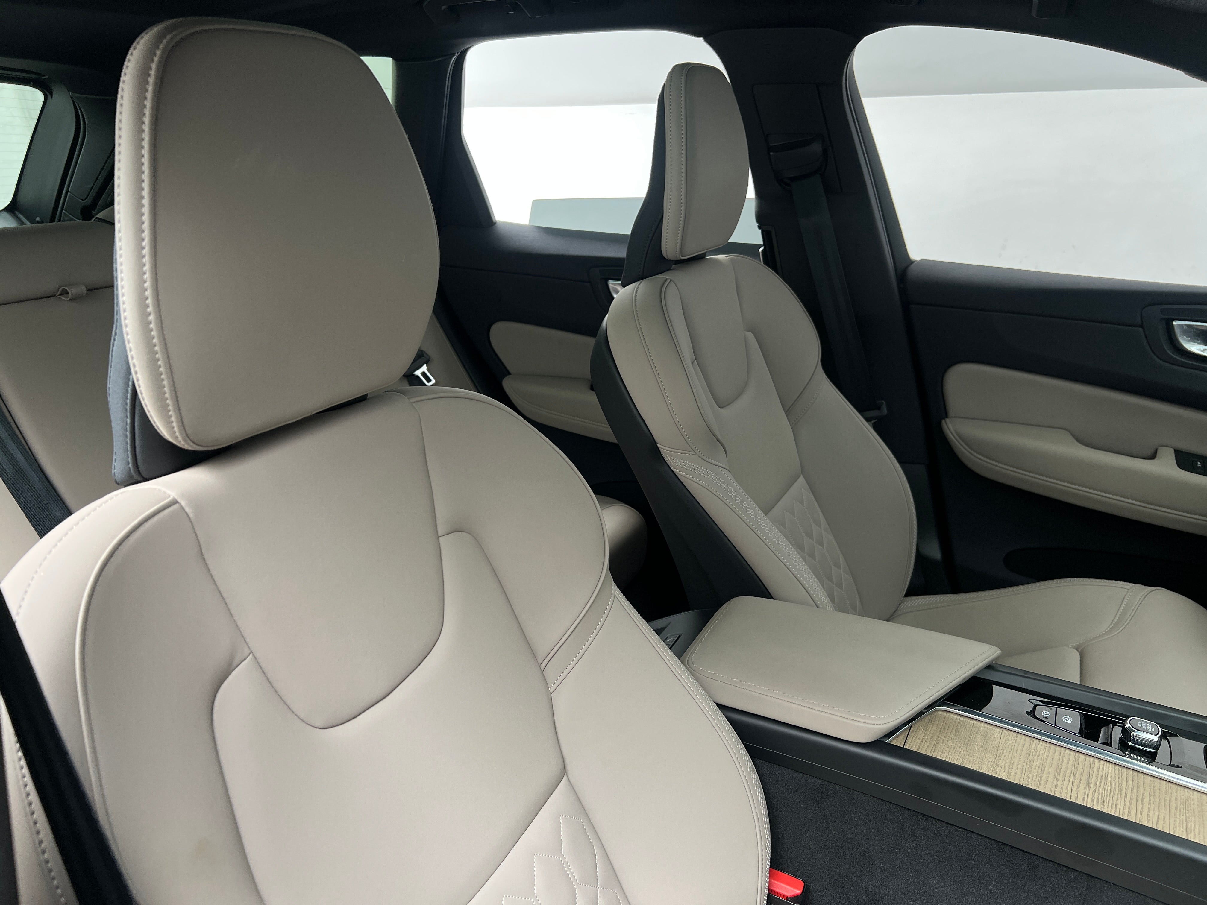 2026 Volvo XC60 Plus