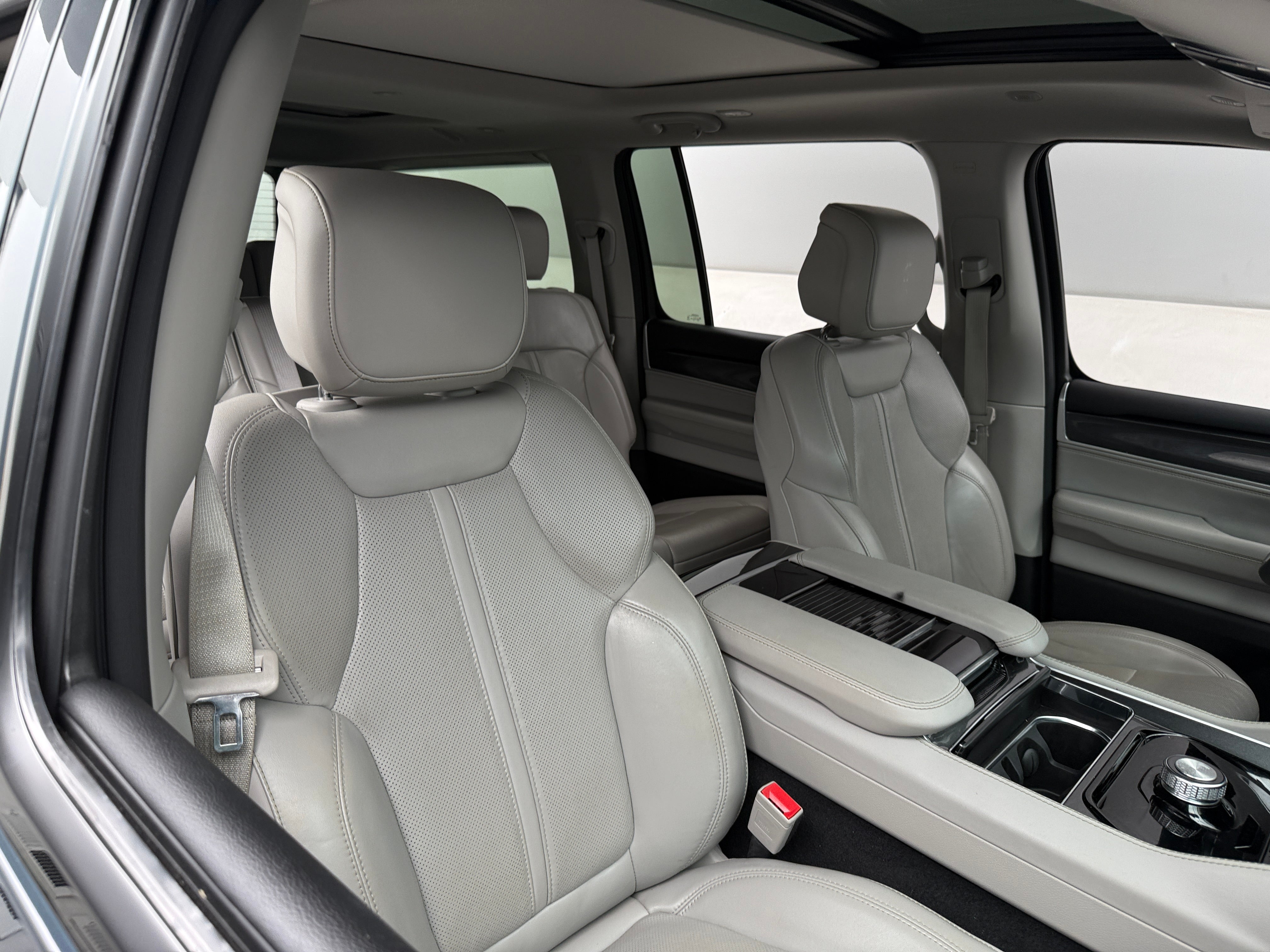 2023 Jeep Wagoneer