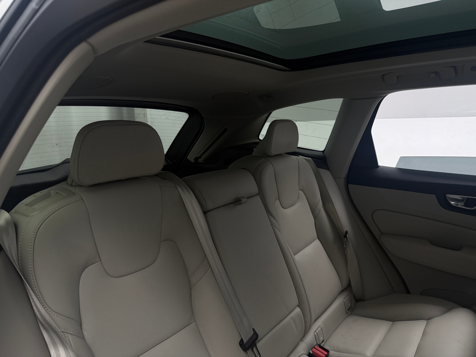 Thumbnail: 2026 Volvo XC60 - 5