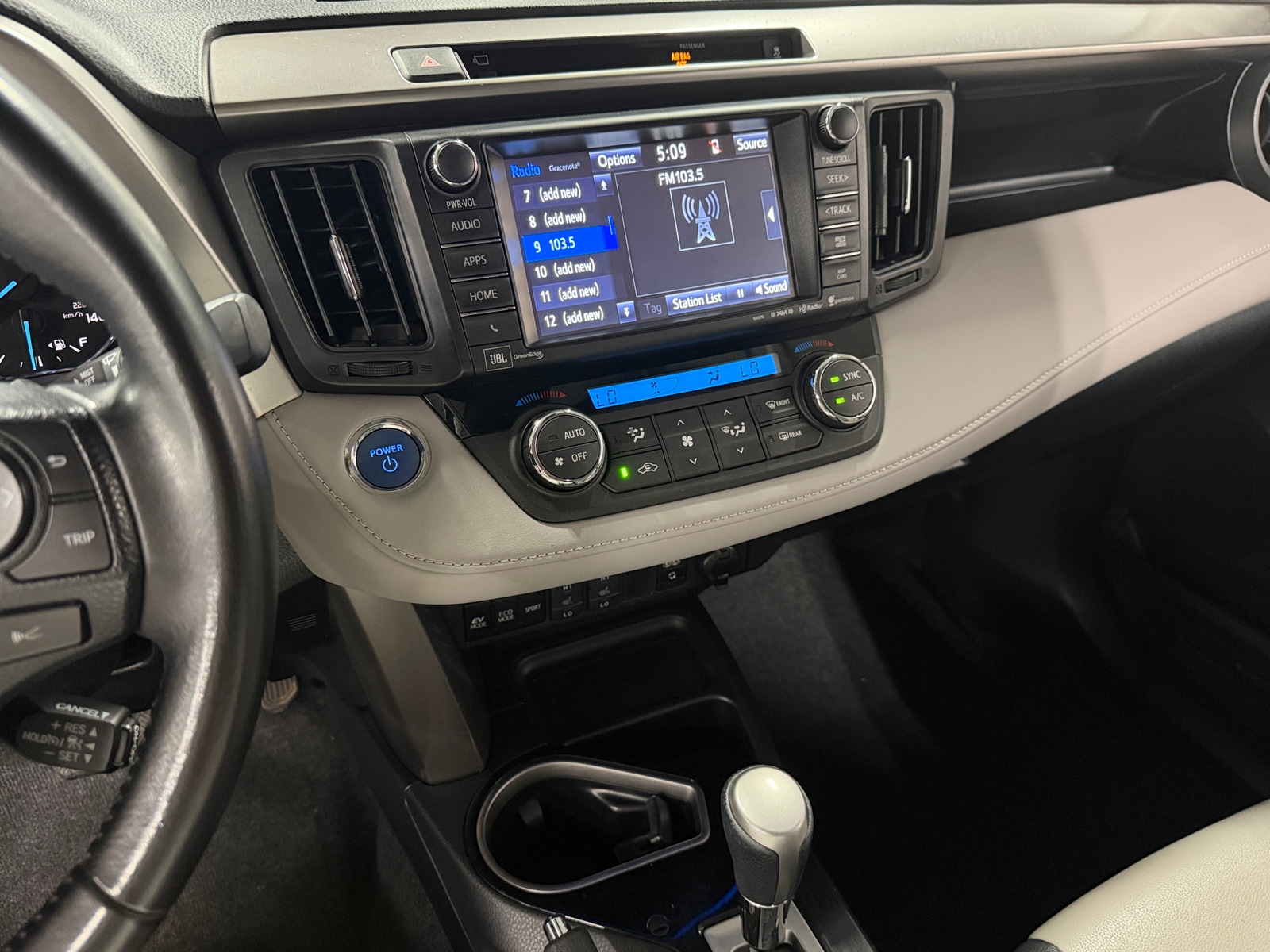 Thumbnail: 2016 Toyota RAV4 - 4
