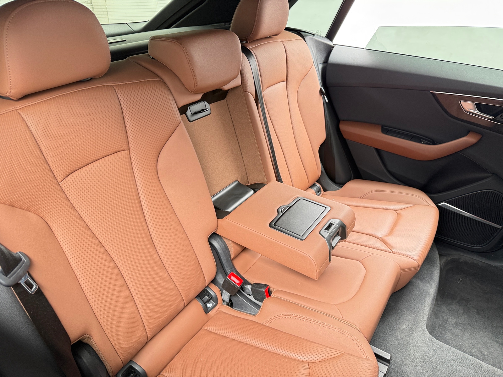 Thumbnail: 2019 Audi Q8 - 6