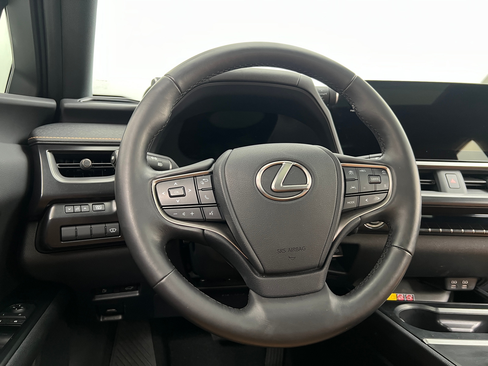 Thumbnail: 2025 Lexus UX - 5