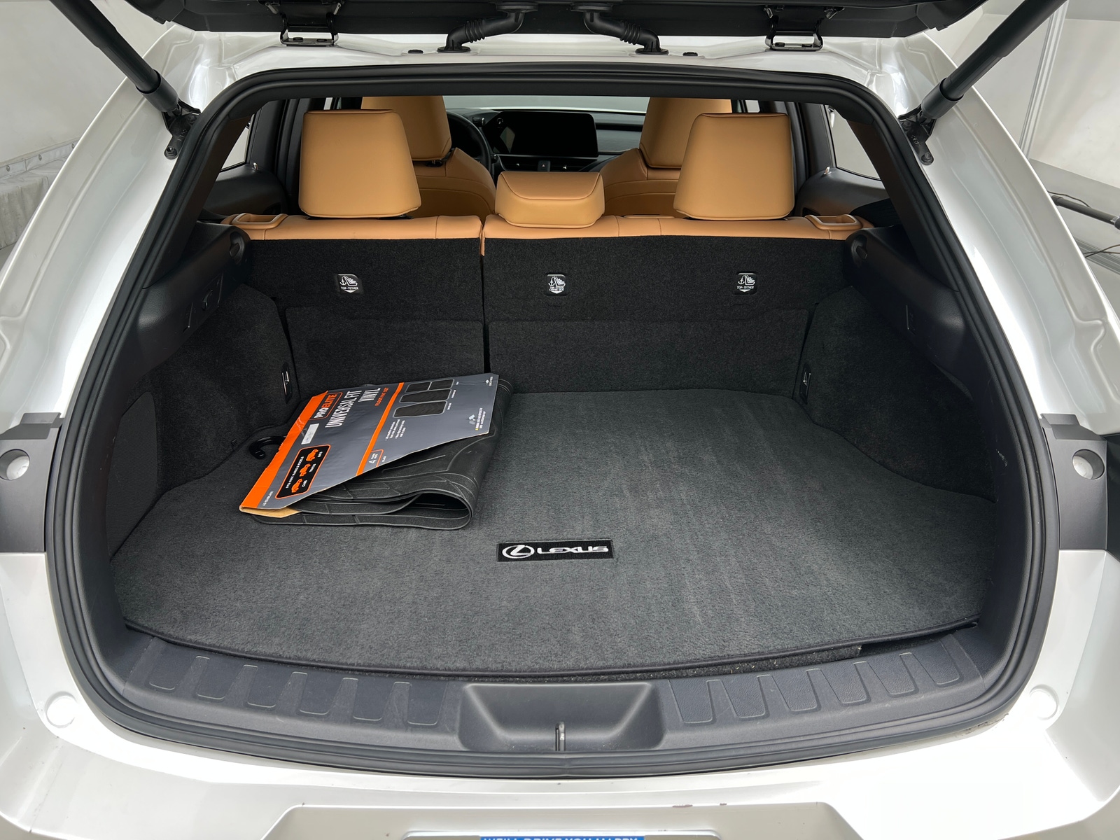 Thumbnail: 2025 Lexus UX - 7