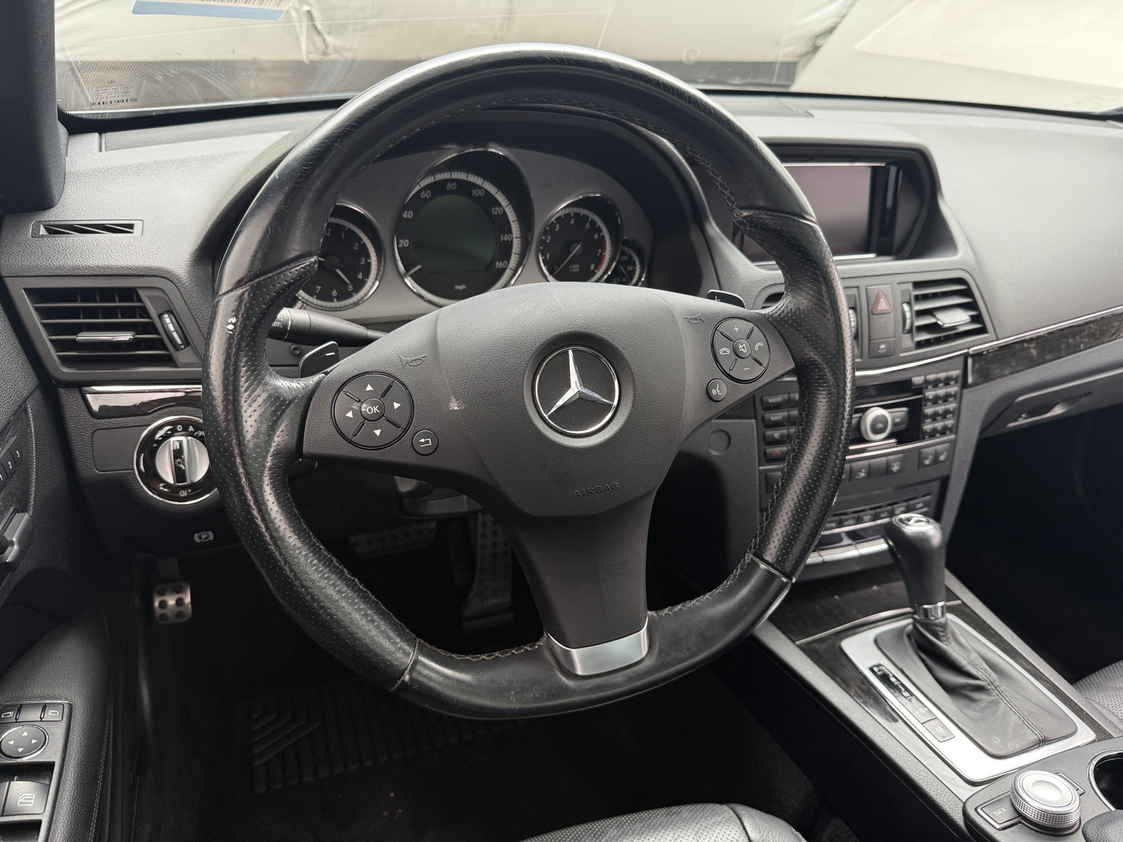 Thumbnail: 2010 Mercedes-Benz E-Class - 3