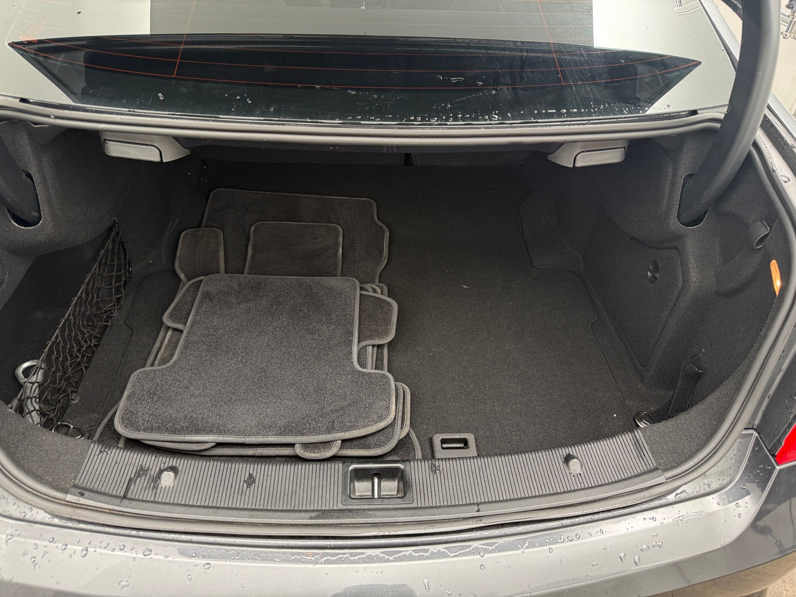 Thumbnail: 2010 Mercedes-Benz E-Class - 4