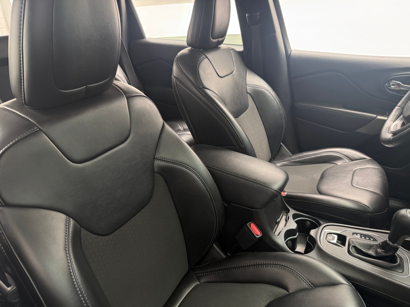 Thumbnail: 2019 Jeep Cherokee - 2