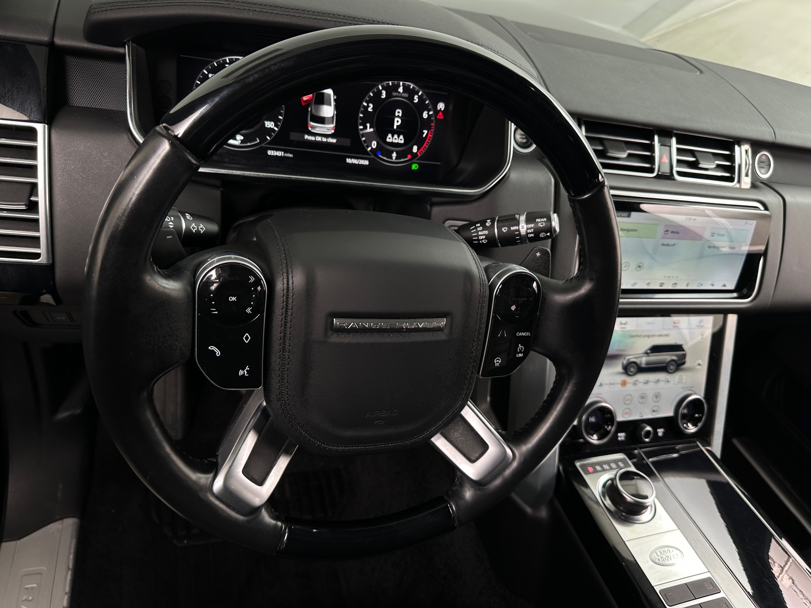 Thumbnail: 2022 Land Rover Range Rover - 4
