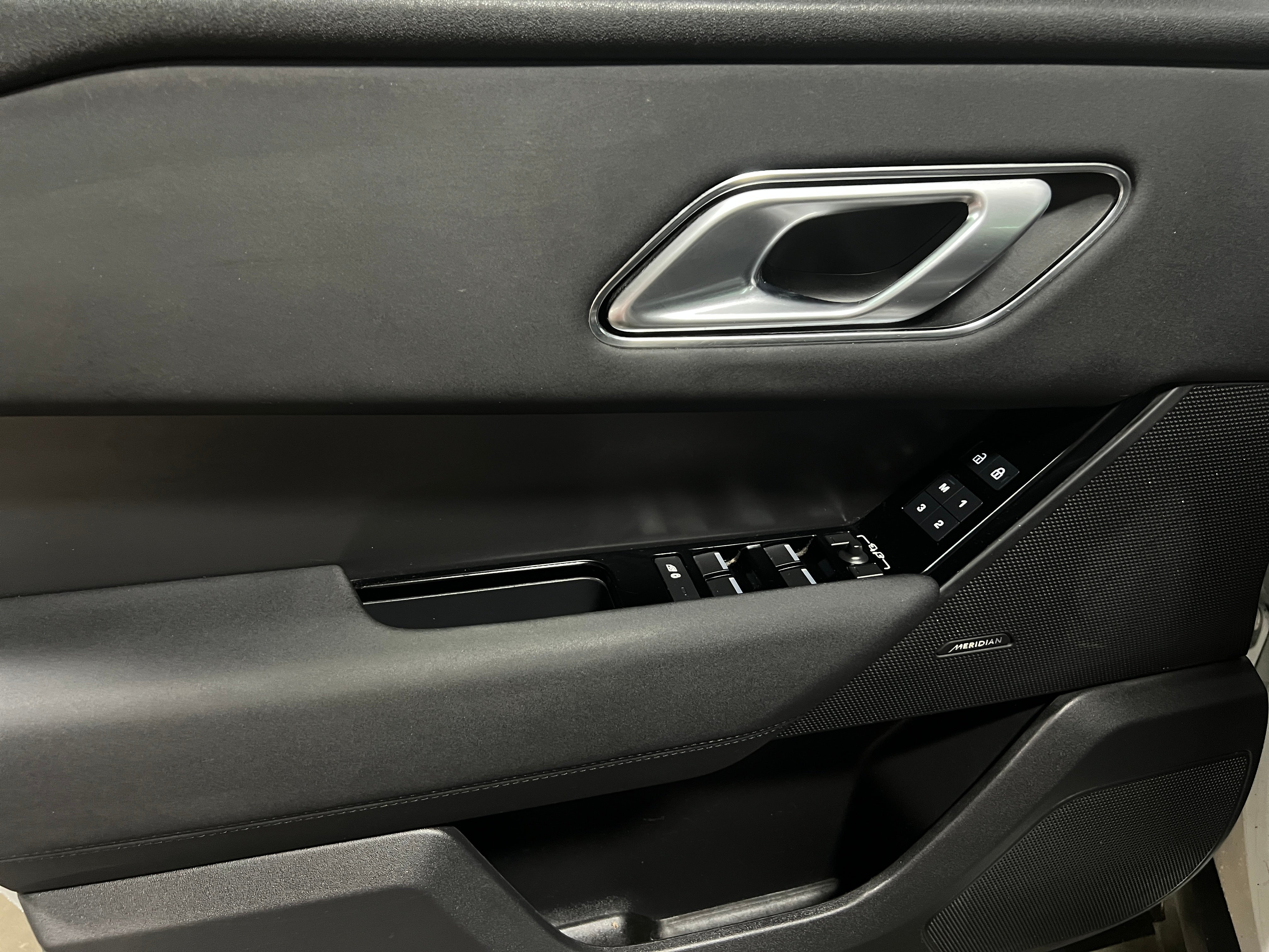 2025 Land Rover Range Rover Velar