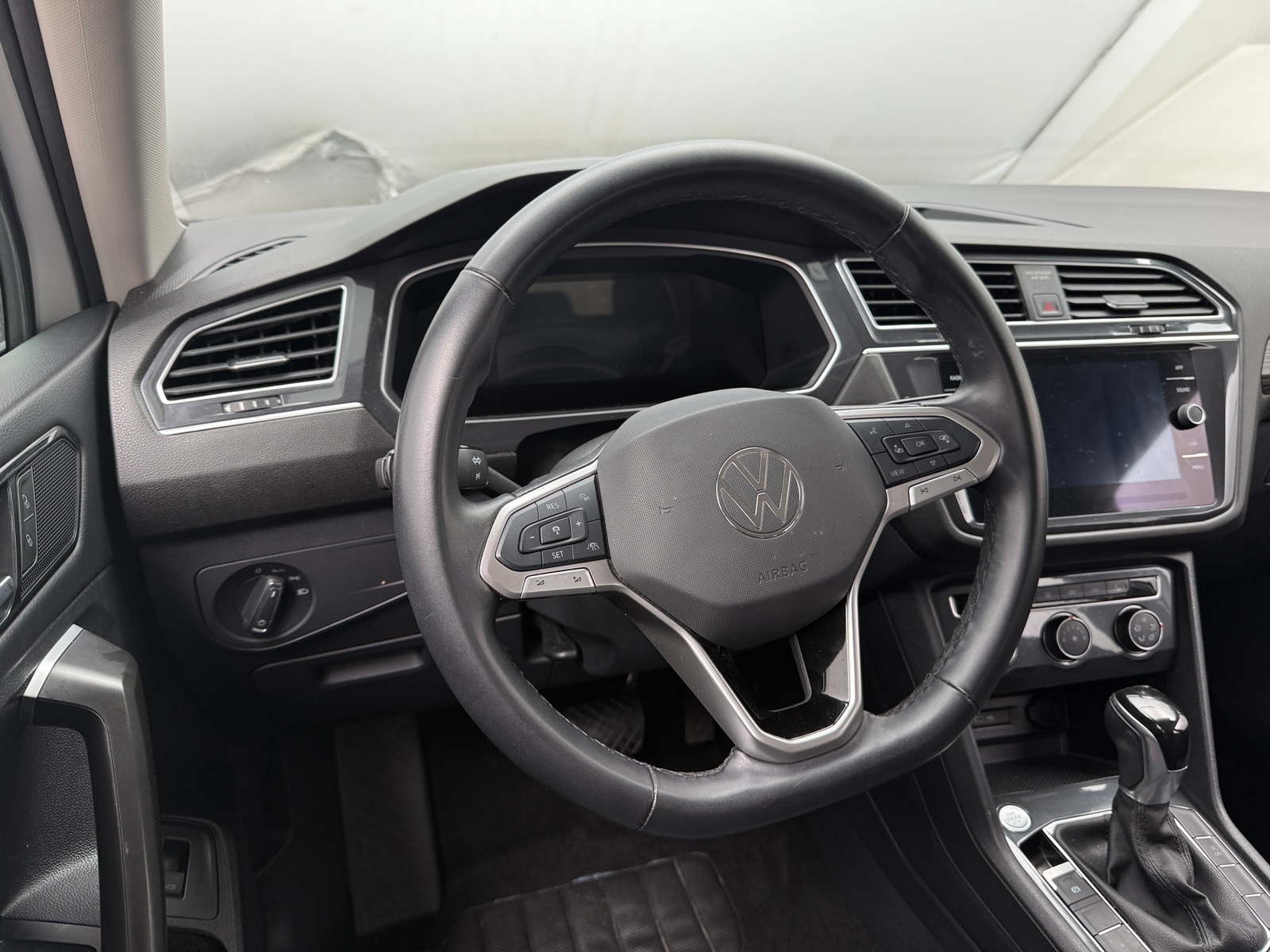 Thumbnail: 2024 Volkswagen Tiguan - 5