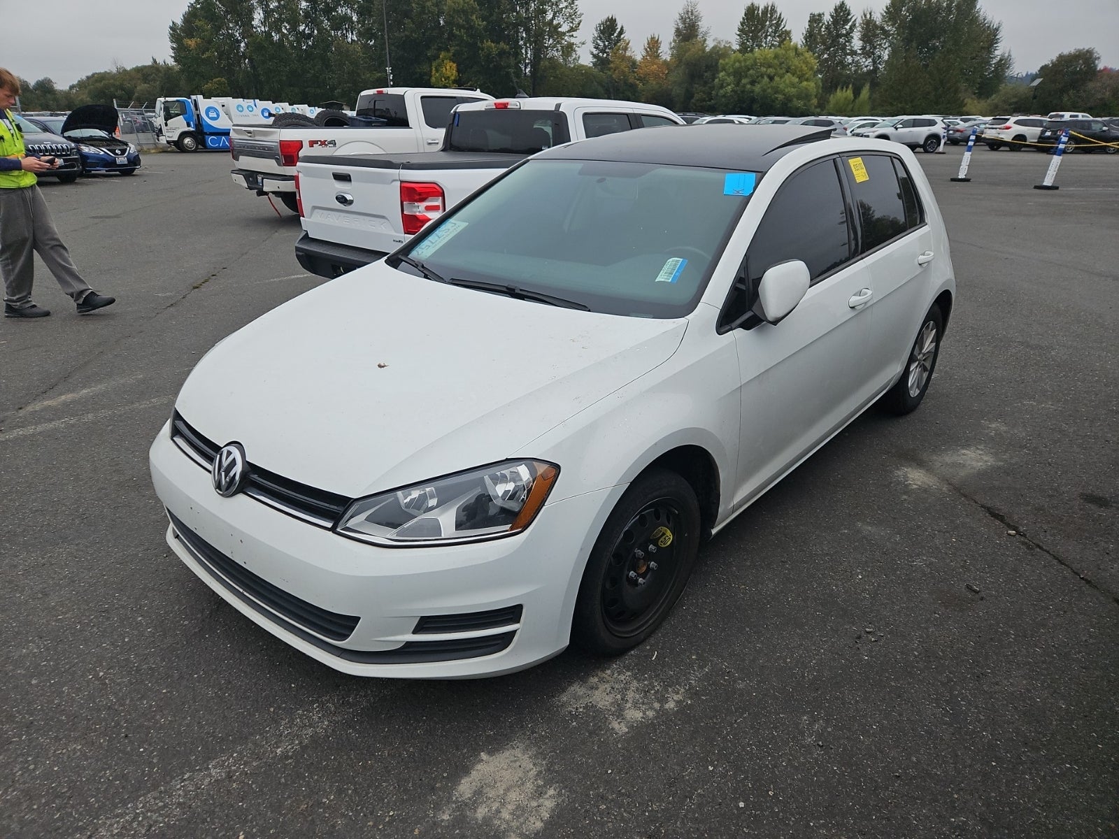 2016 Volkswagen Golf Tsi S W/Sunroof