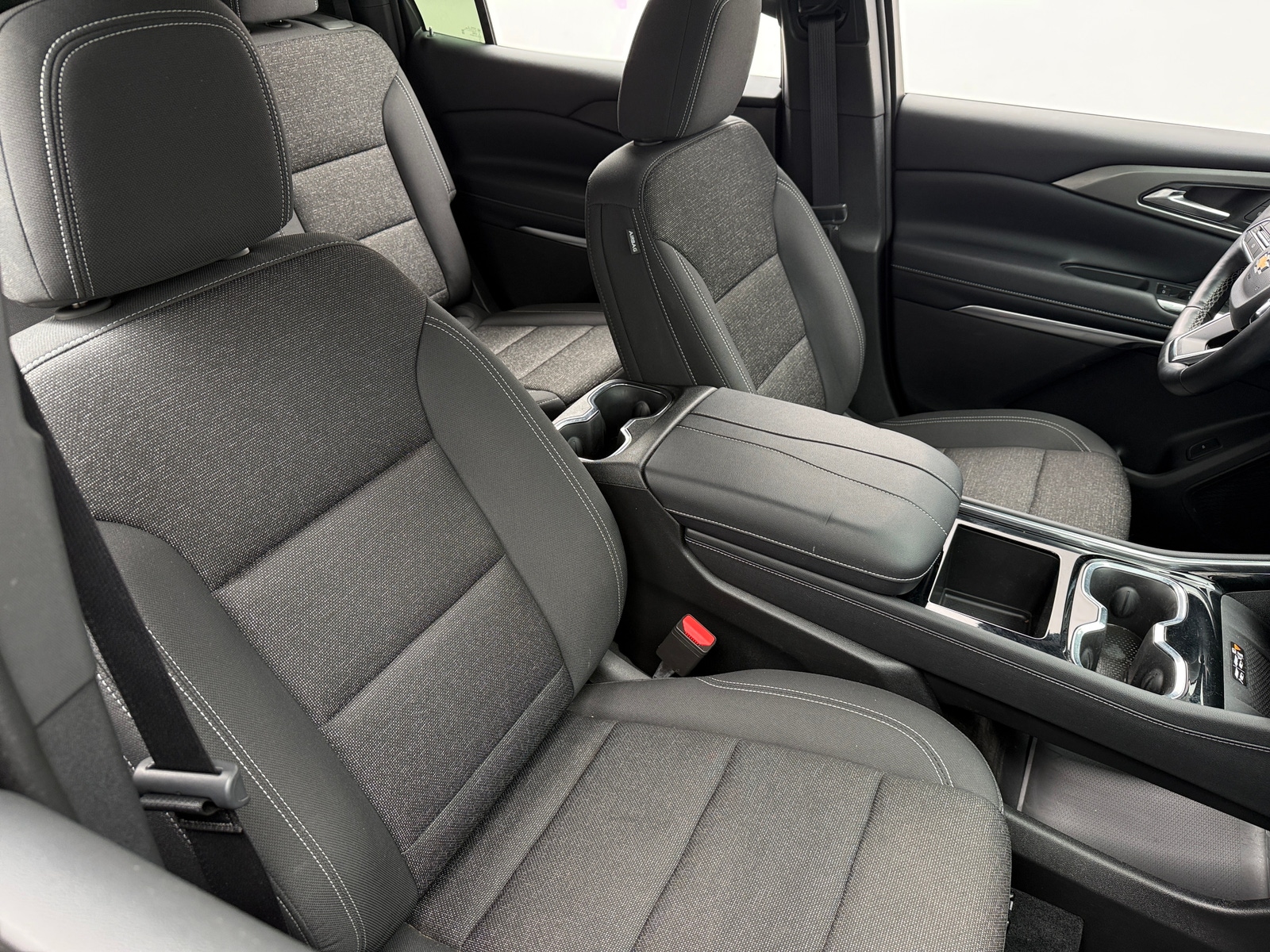 Thumbnail: 2025 Chevrolet Traverse - 2
