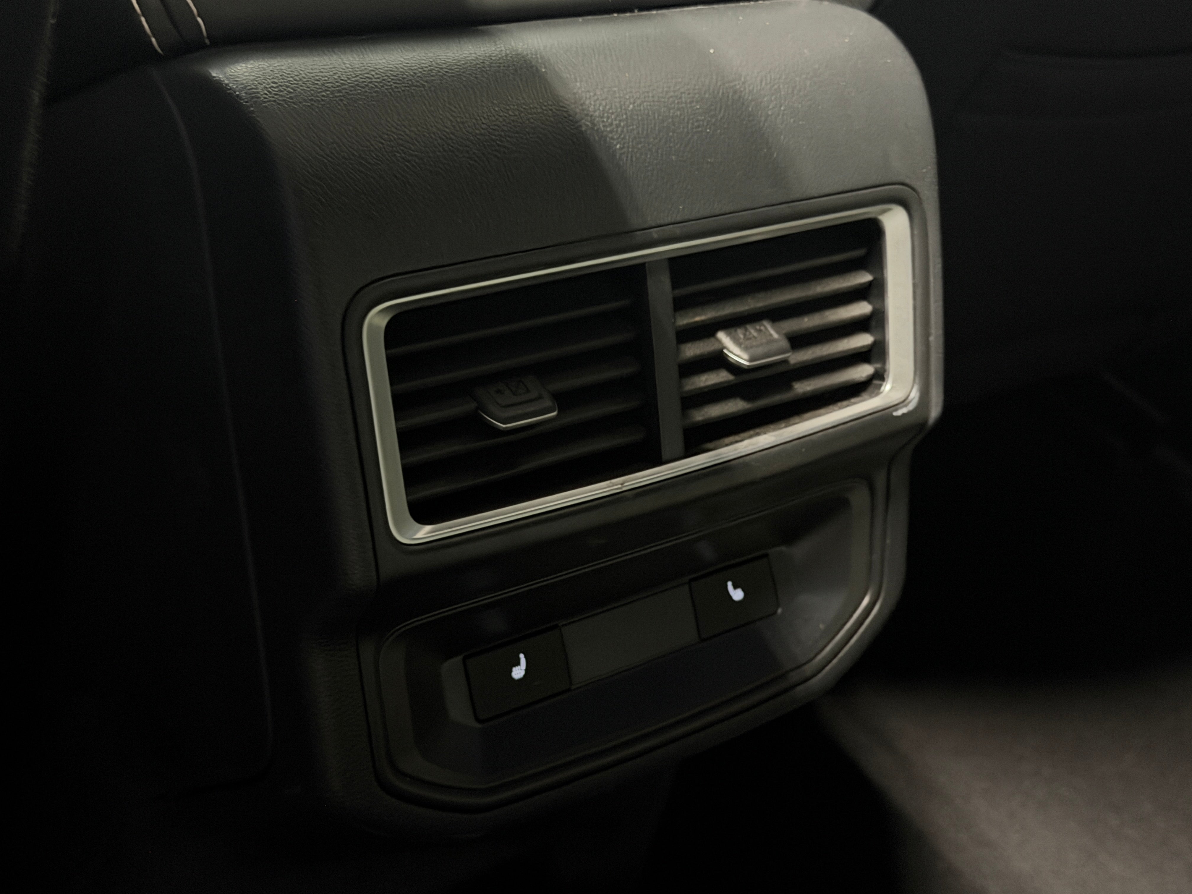 2025 Volkswagen Atlas Cross Sport