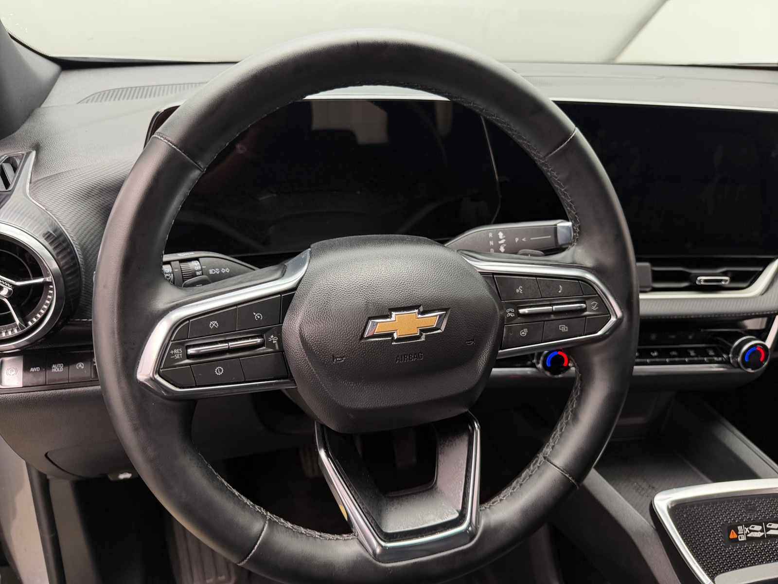 Thumbnail: 2026 Chevrolet Equinox - 4