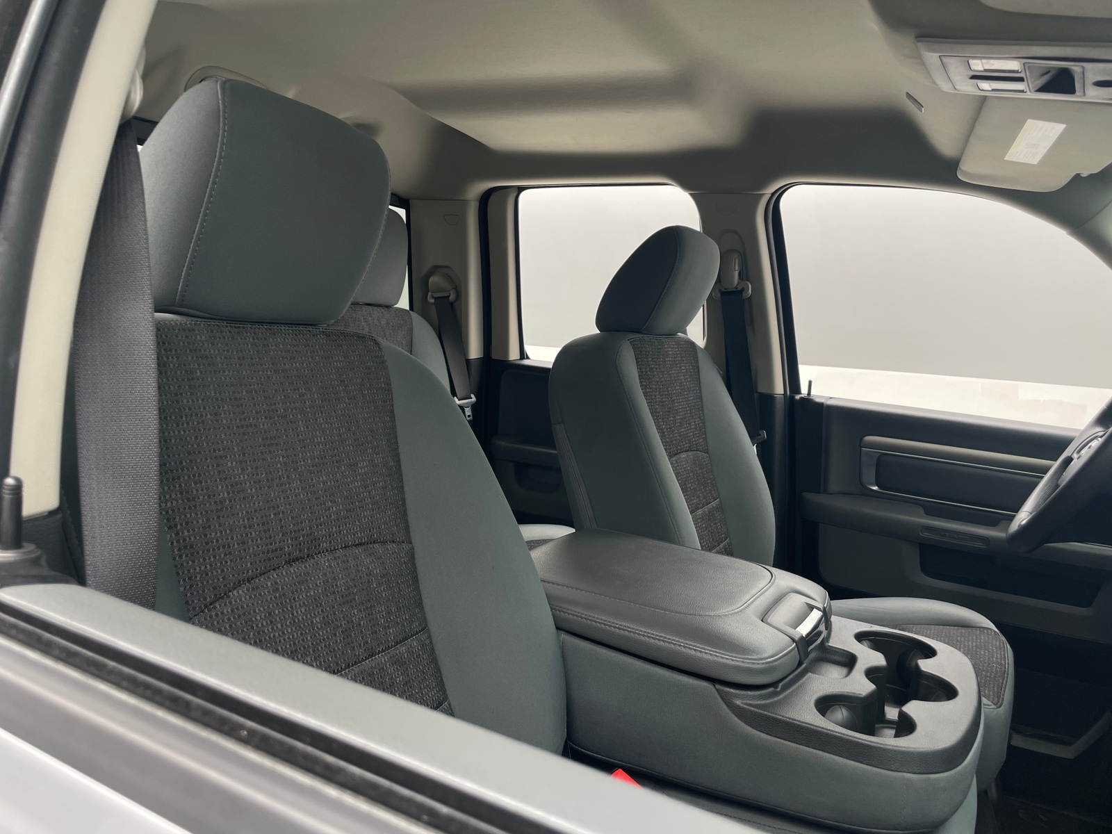 Thumbnail: 2020 RAM 1500 Classic - 2