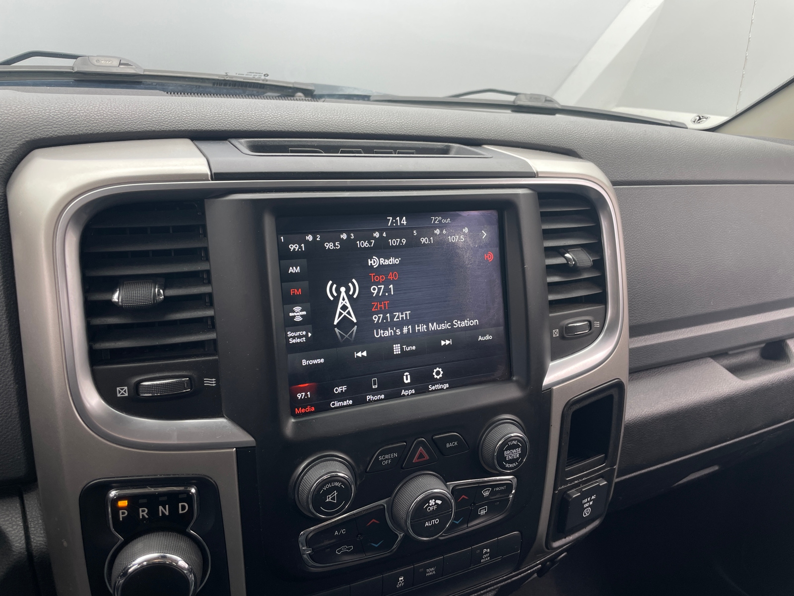 Thumbnail: 2020 RAM 1500 Classic - 4