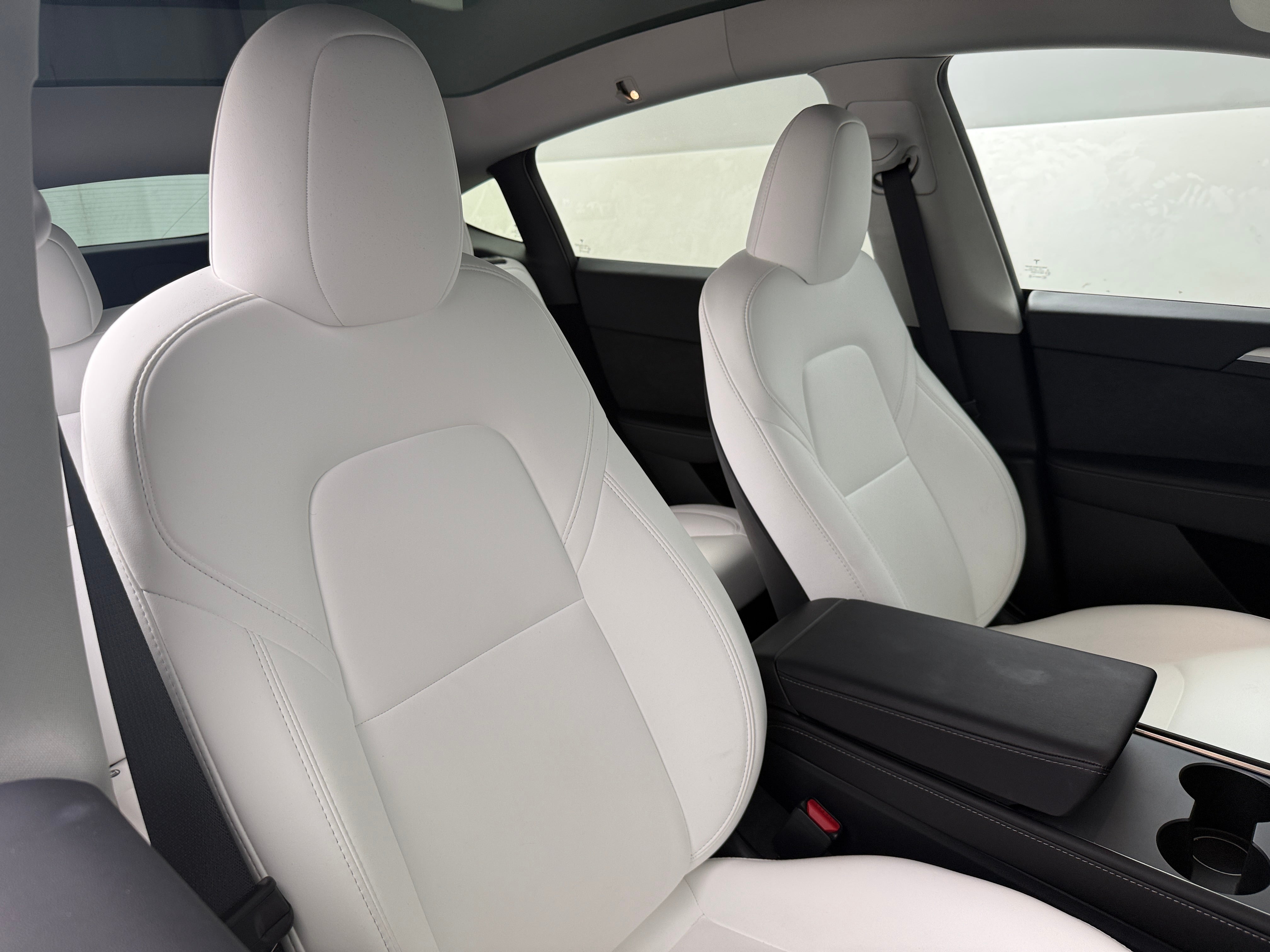 2023 Tesla Model Y Base