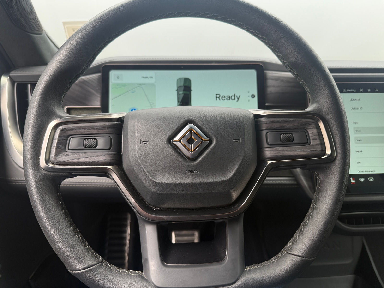 Thumbnail: 2023 Rivian R1T - 4