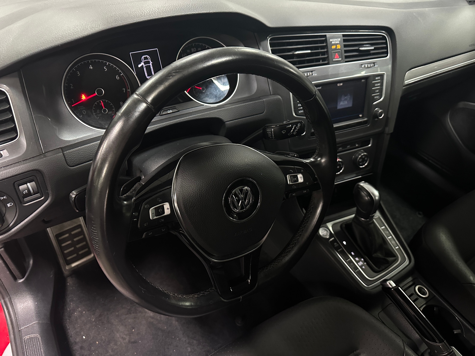 Thumbnail: 2017 Volkswagen Golf - 4