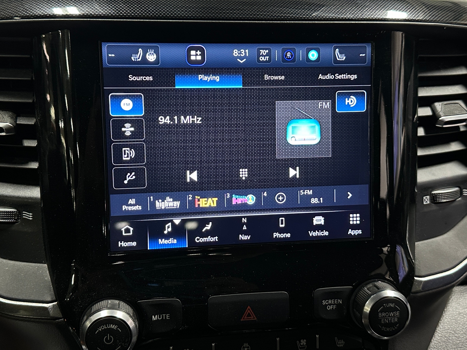 Thumbnail: 2022 RAM 1500 - 3