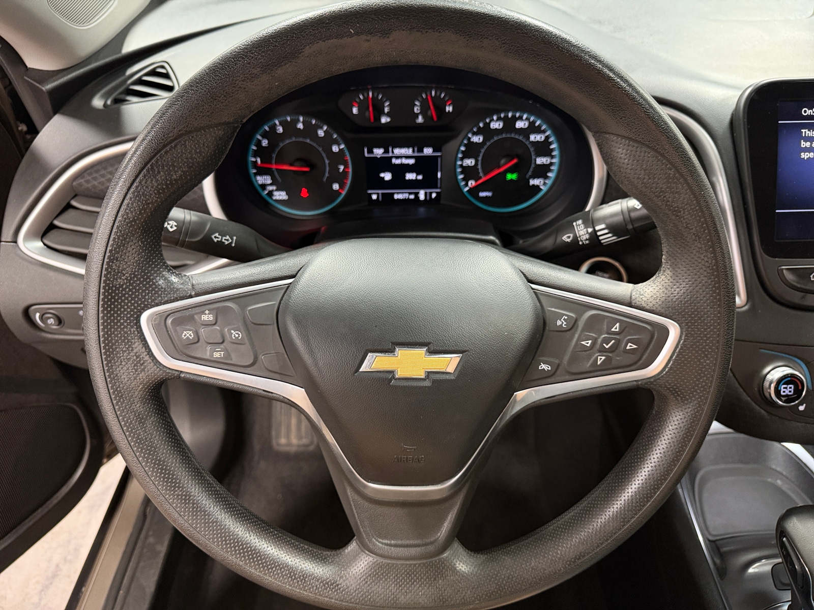 Thumbnail: 2022 Chevrolet Malibu - 5