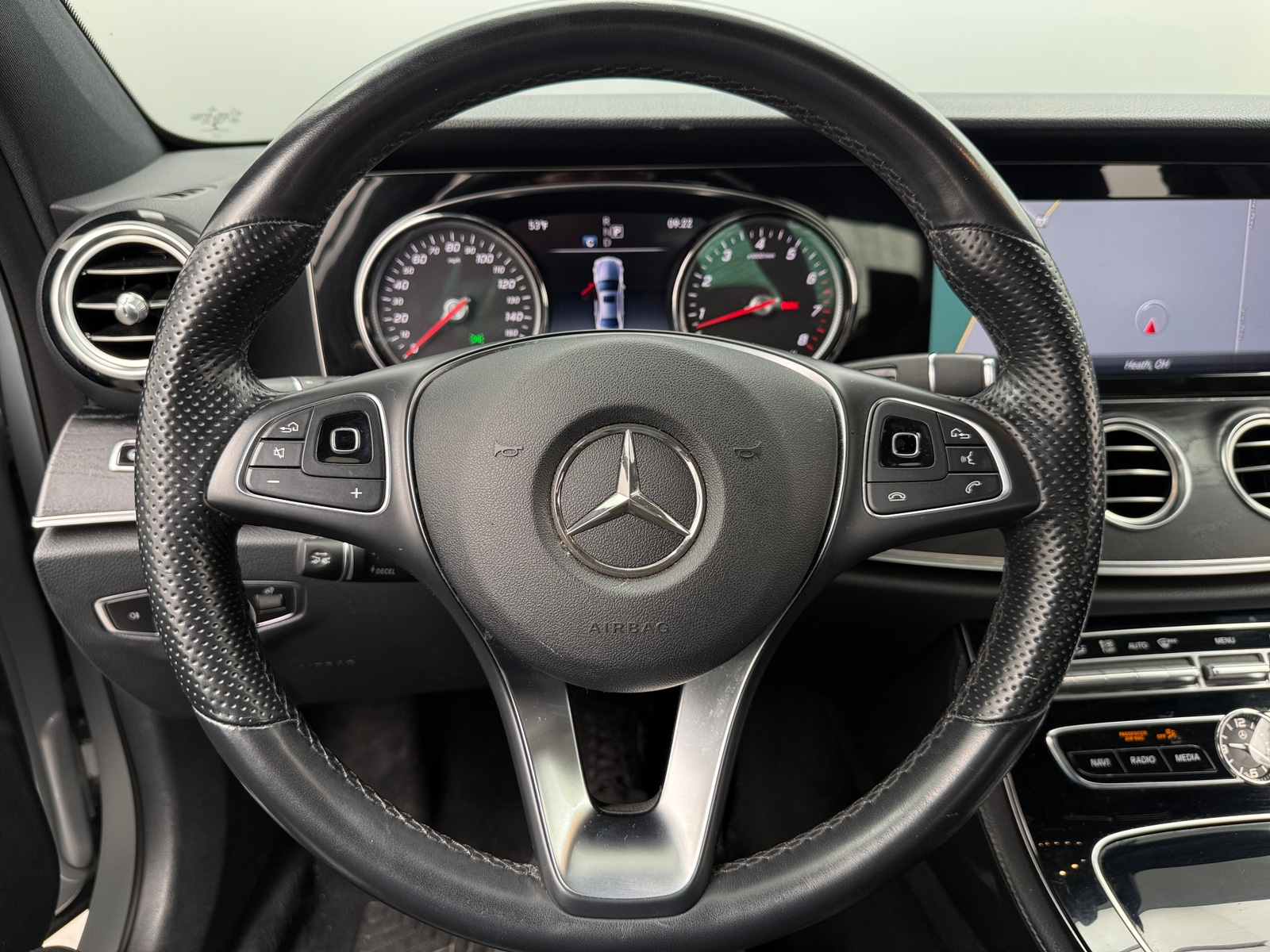 Thumbnail: 2017 Mercedes-Benz E-Class - 4
