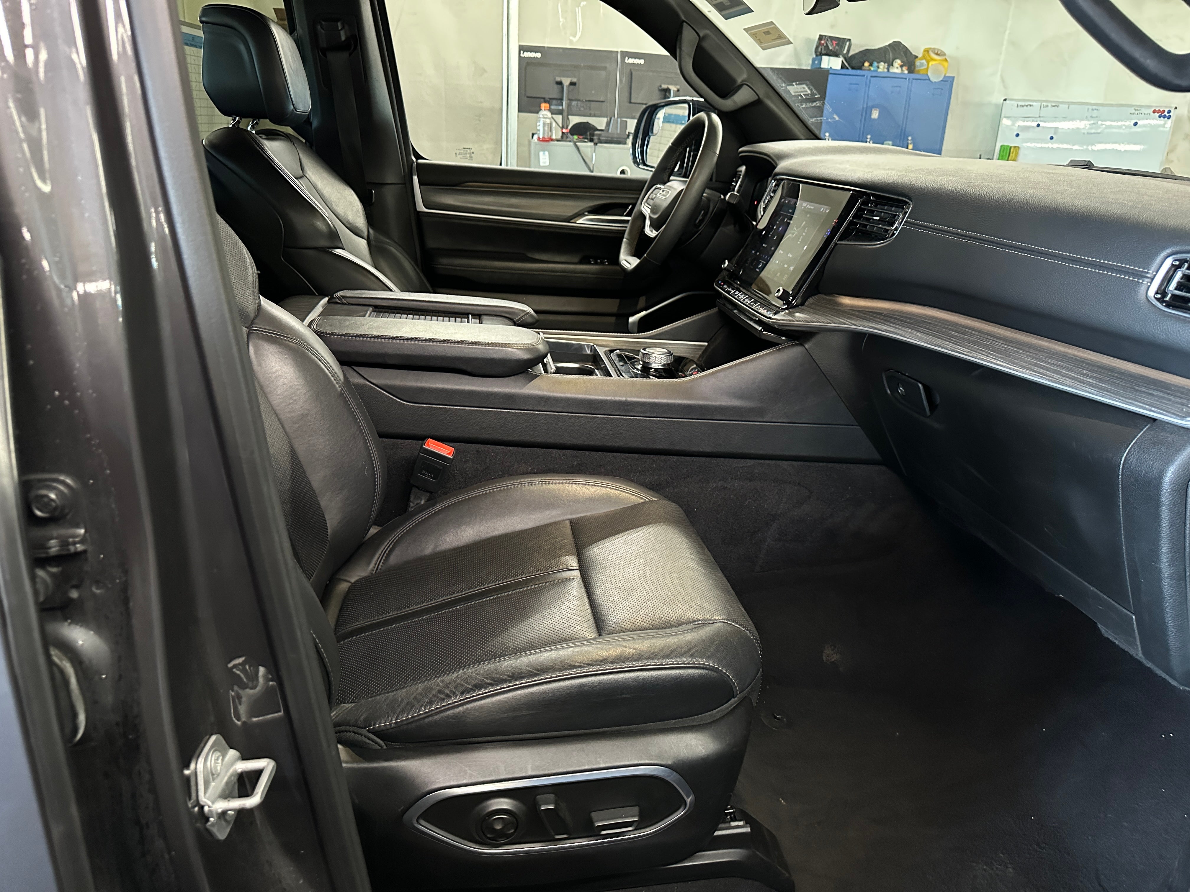 2024 Jeep Wagoneer